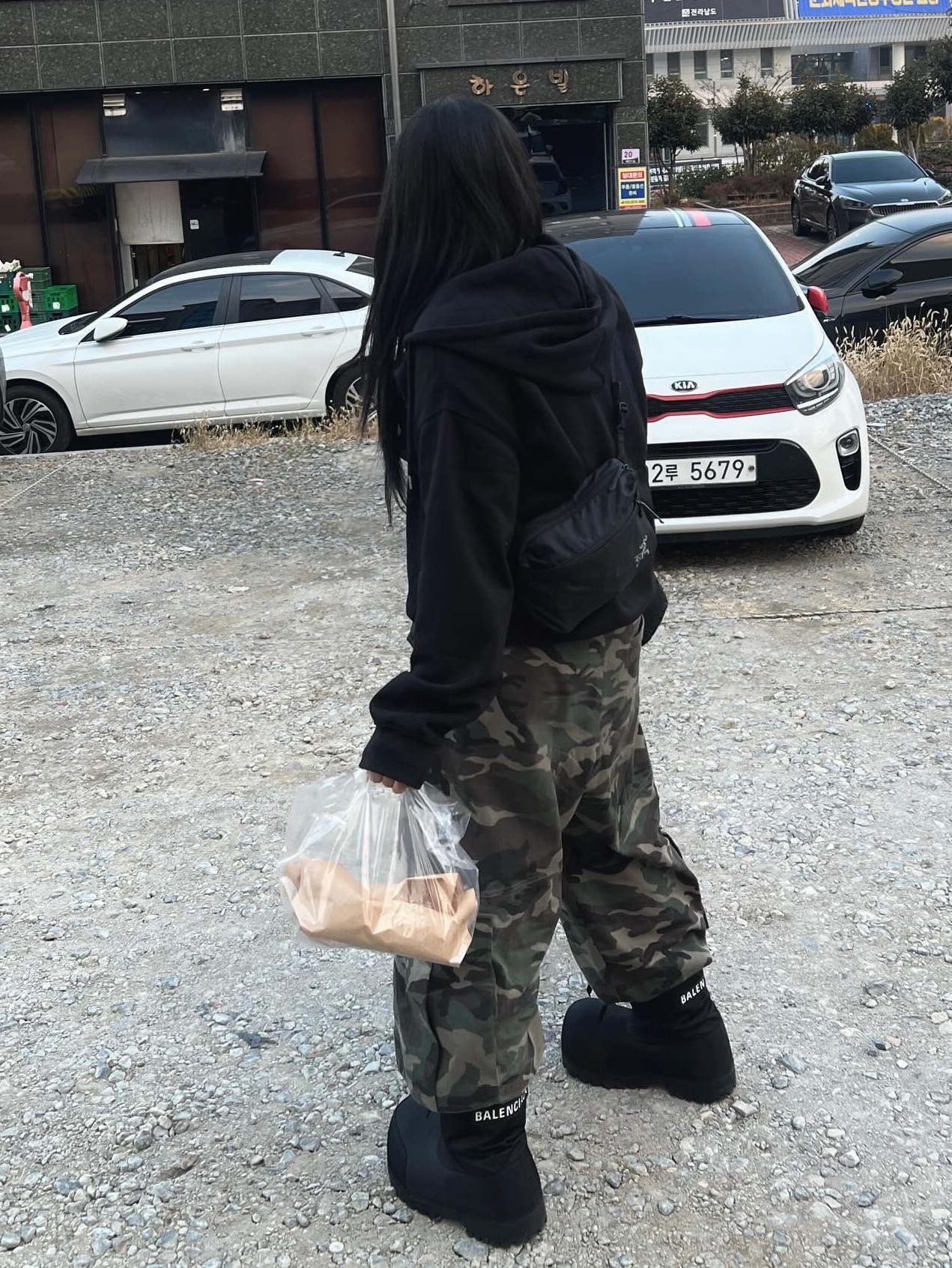 Balenciaga Skiwear Alaska Nylon Low Boot Black, Undermycar Mu.51 Anti Fxxking Logo Play Big Cargo Camo Pants Camo Khaki 착용 스타일 - 1