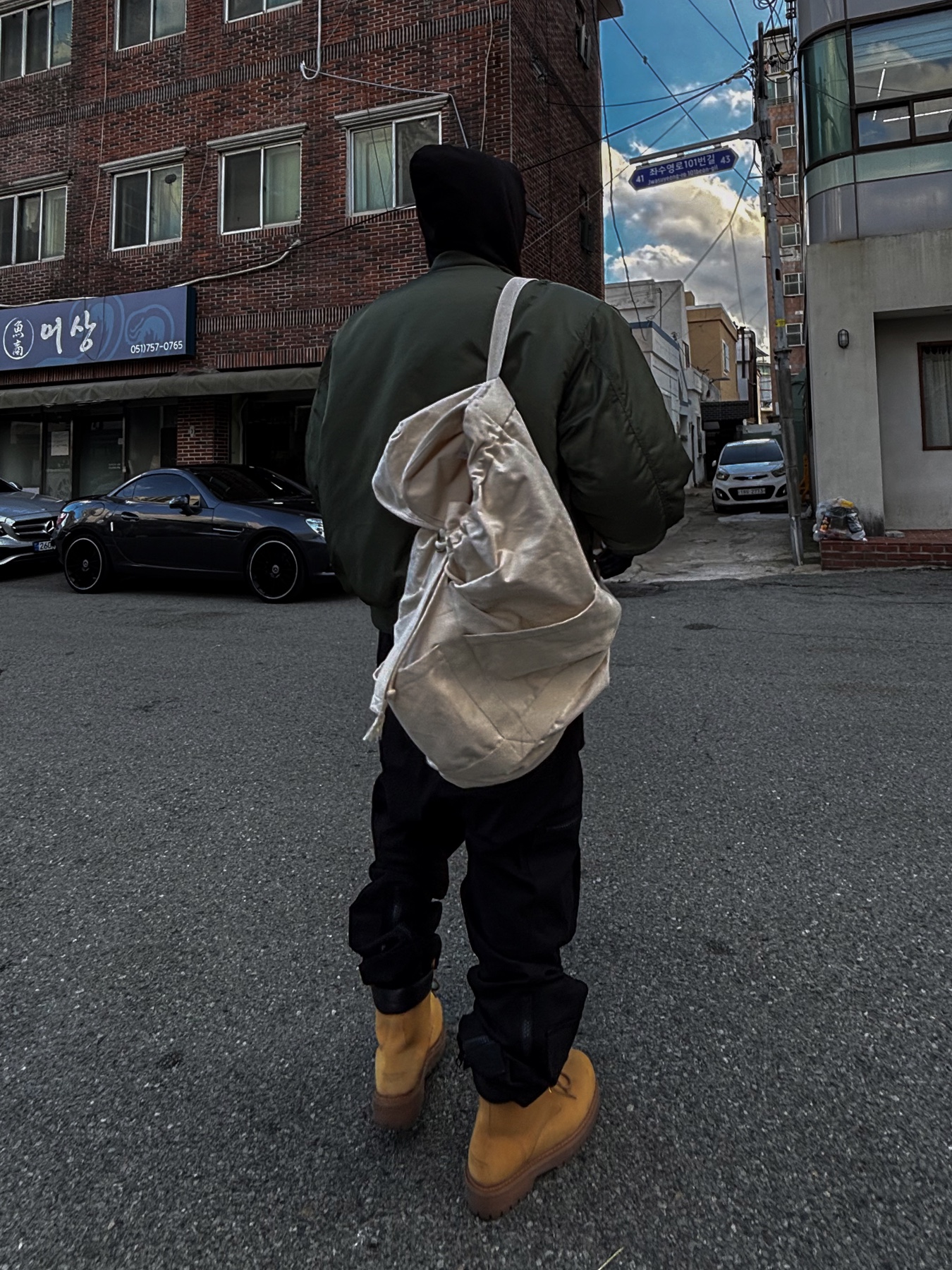 LOSTGARDEN Route Tan, Wapworks Arctic Suspender Pants Black 착용 스타일 - 2