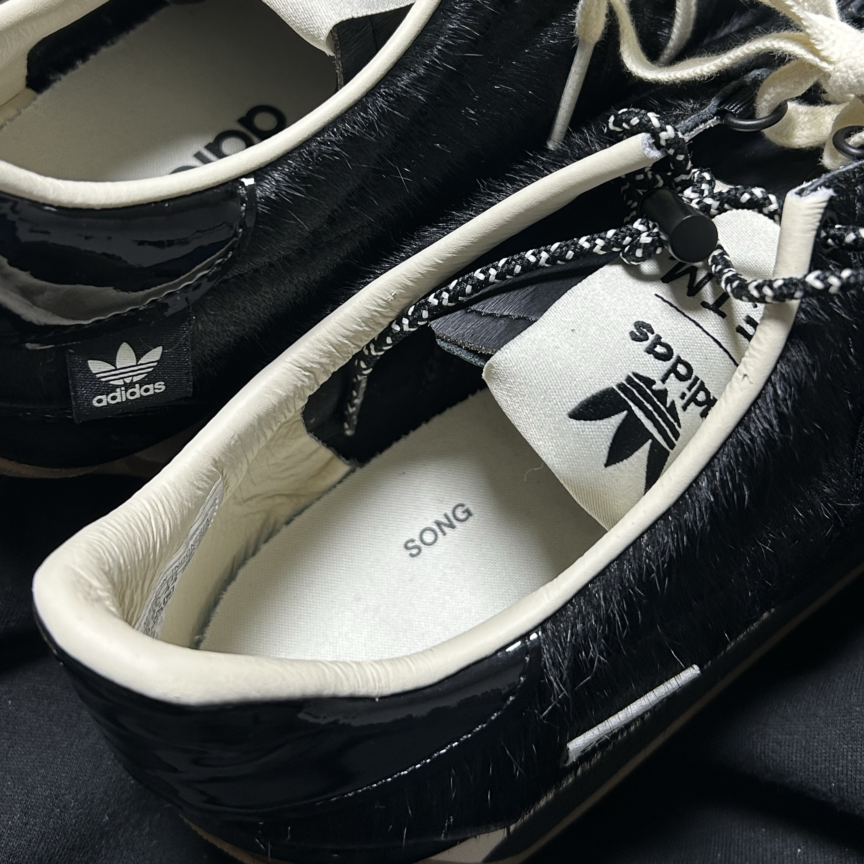 Adidas x Song for the Mute Country OG Core Black Cream White 착용 스타일 - 2