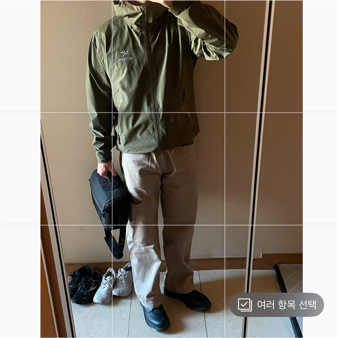 Arc'teryx Beta LT Jacket Tatsu, Dr. Martens 1461 Smooth Black 착용 스타일