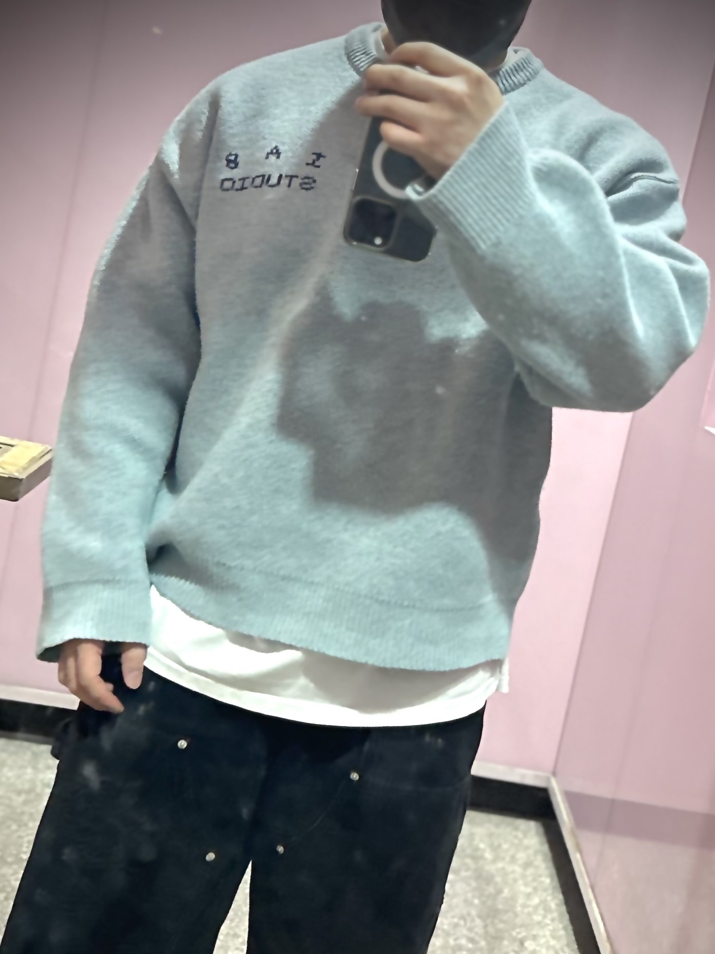 IAB Studio Knit Steel Blue 착용 스타일