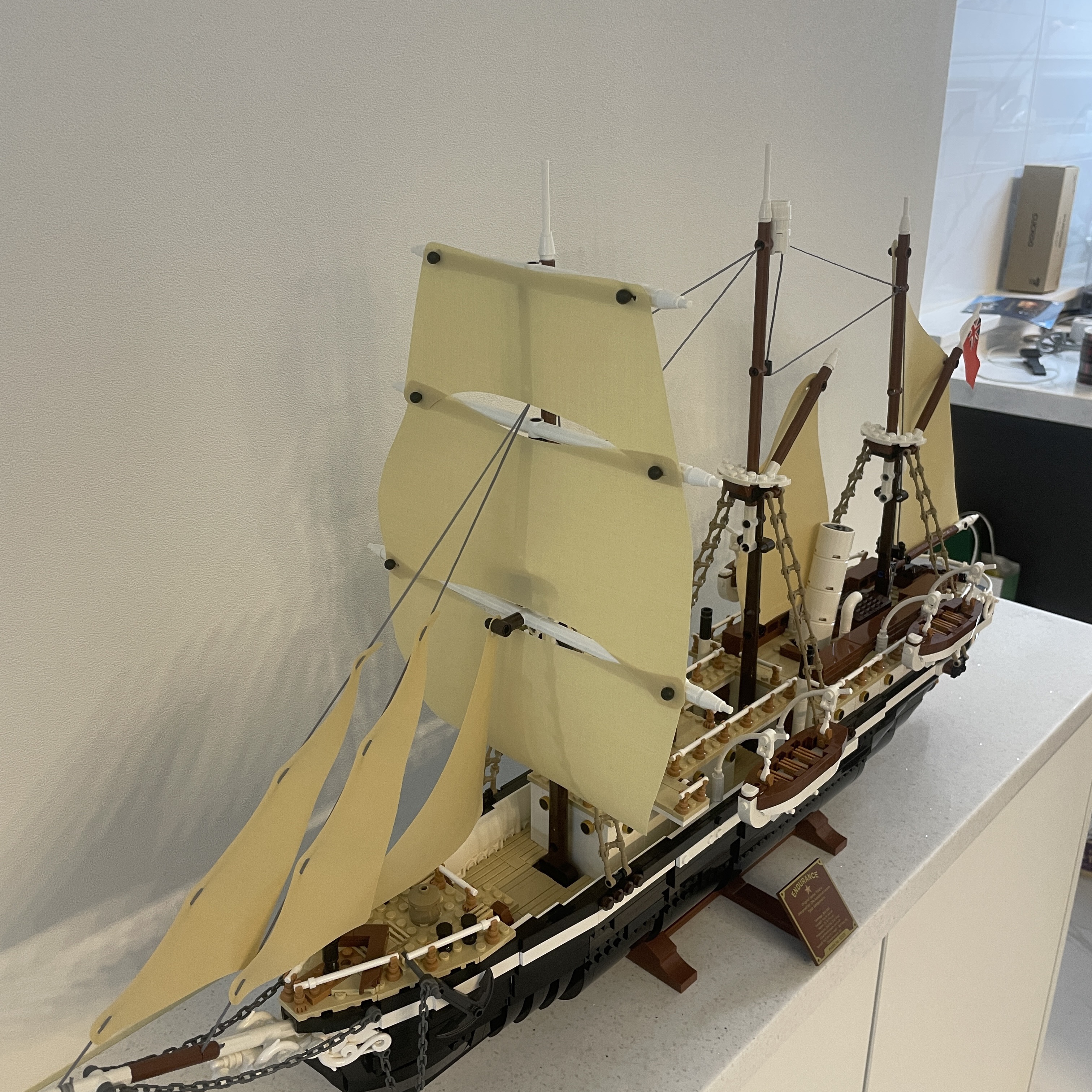 Lego The Endurance 착용 스타일