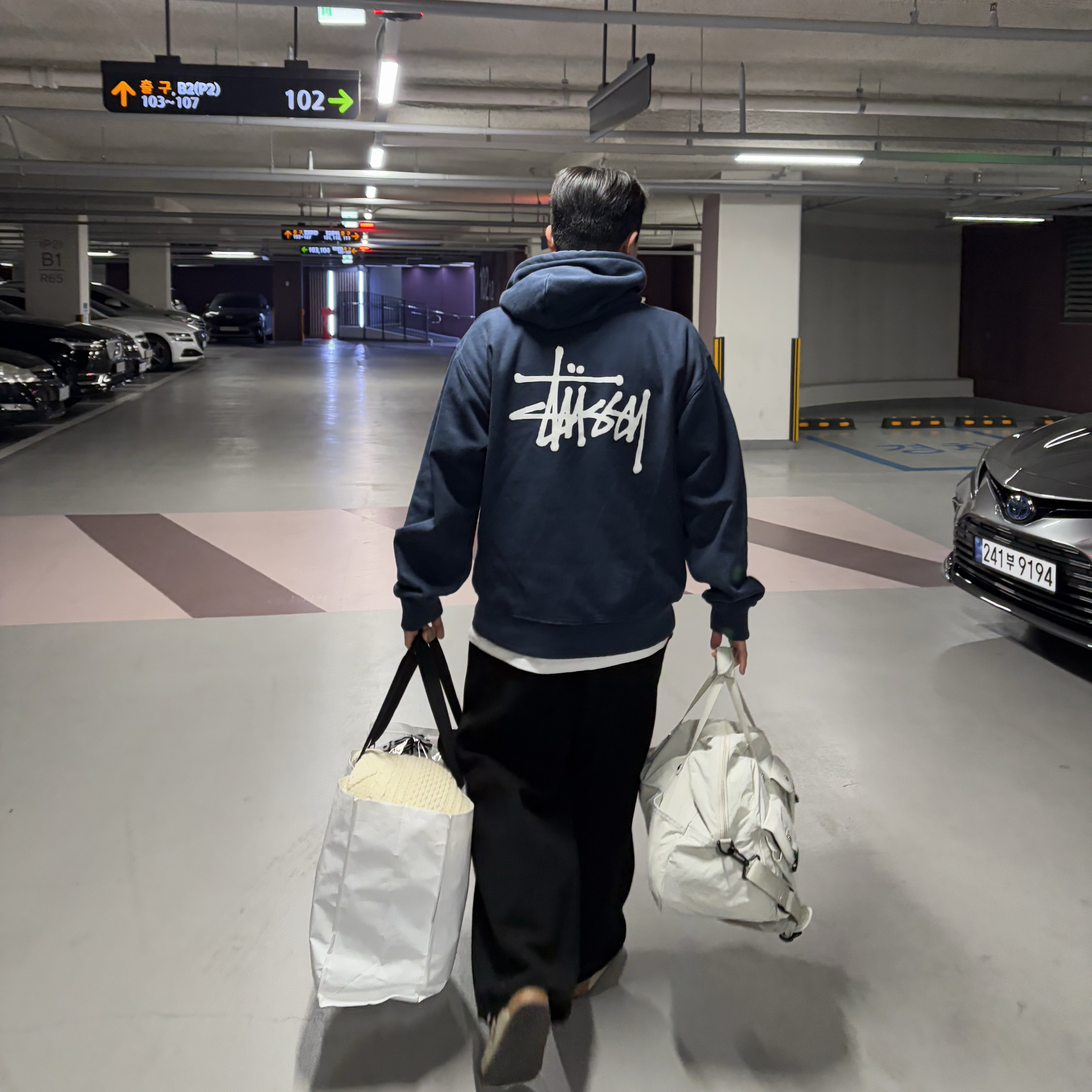 Stussy Basic Stussy Hoodie Navy 2023, Birkenstock Boston Soft Footbed Taupe - Narrow 착용 스타일