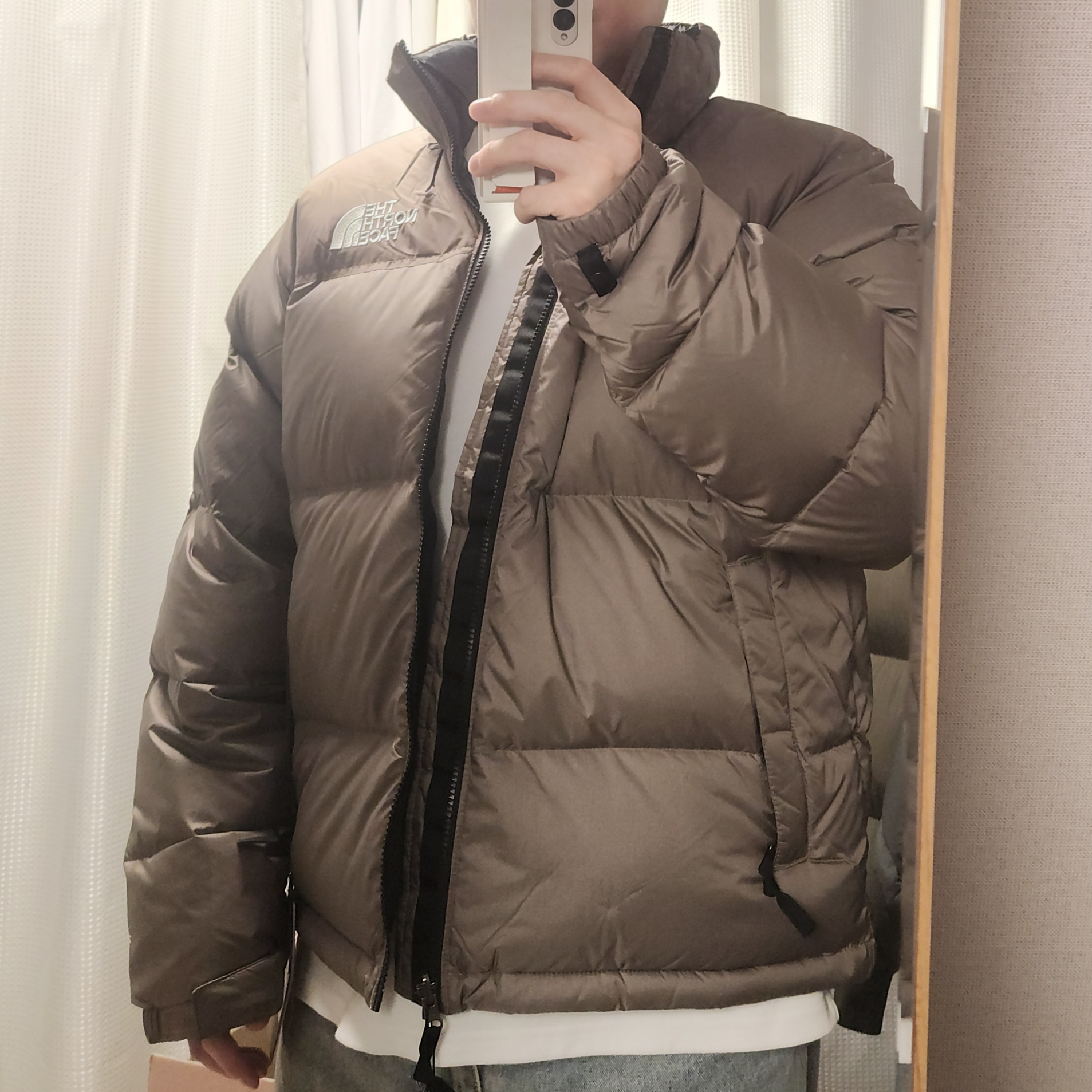 The North Face 1996 Retro Nuptse Jacket Falcon Brown 착용 스타일