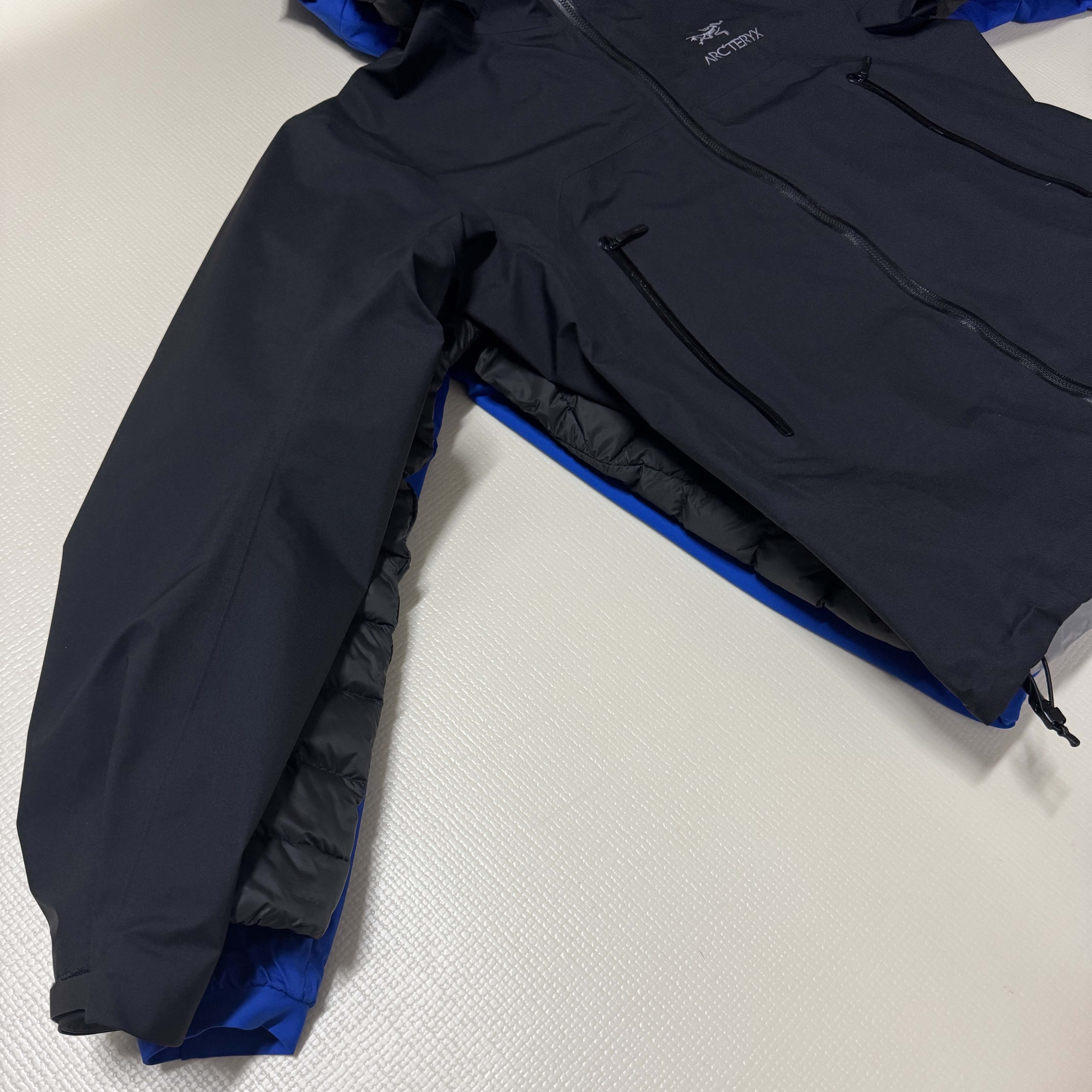 Arc'teryx Atom Hoody Black, Arc'teryx Atom Hoody Vitality 착용 스타일 - 4