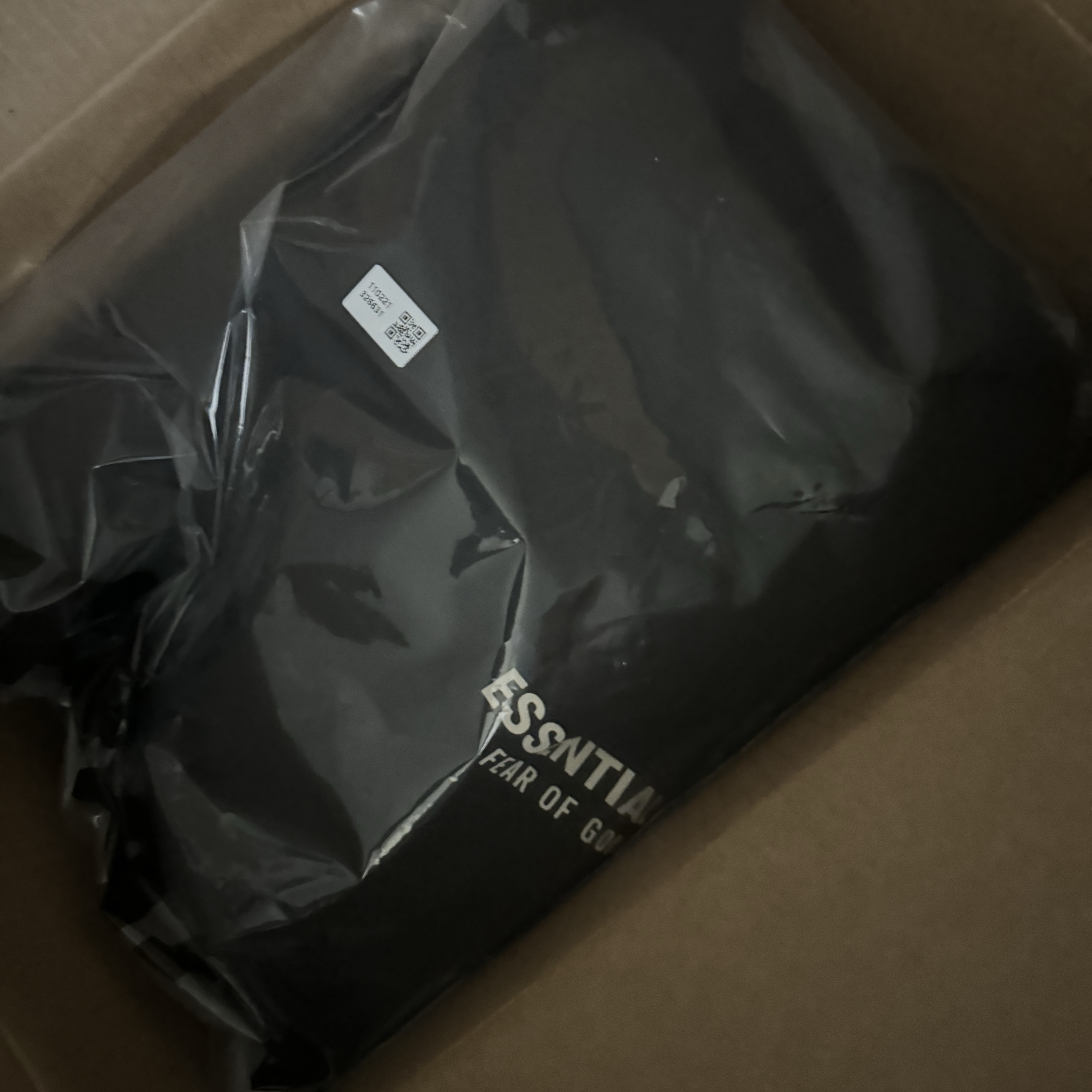 Essentials Fleece Hoodie Black - 24FW 착용 스타일