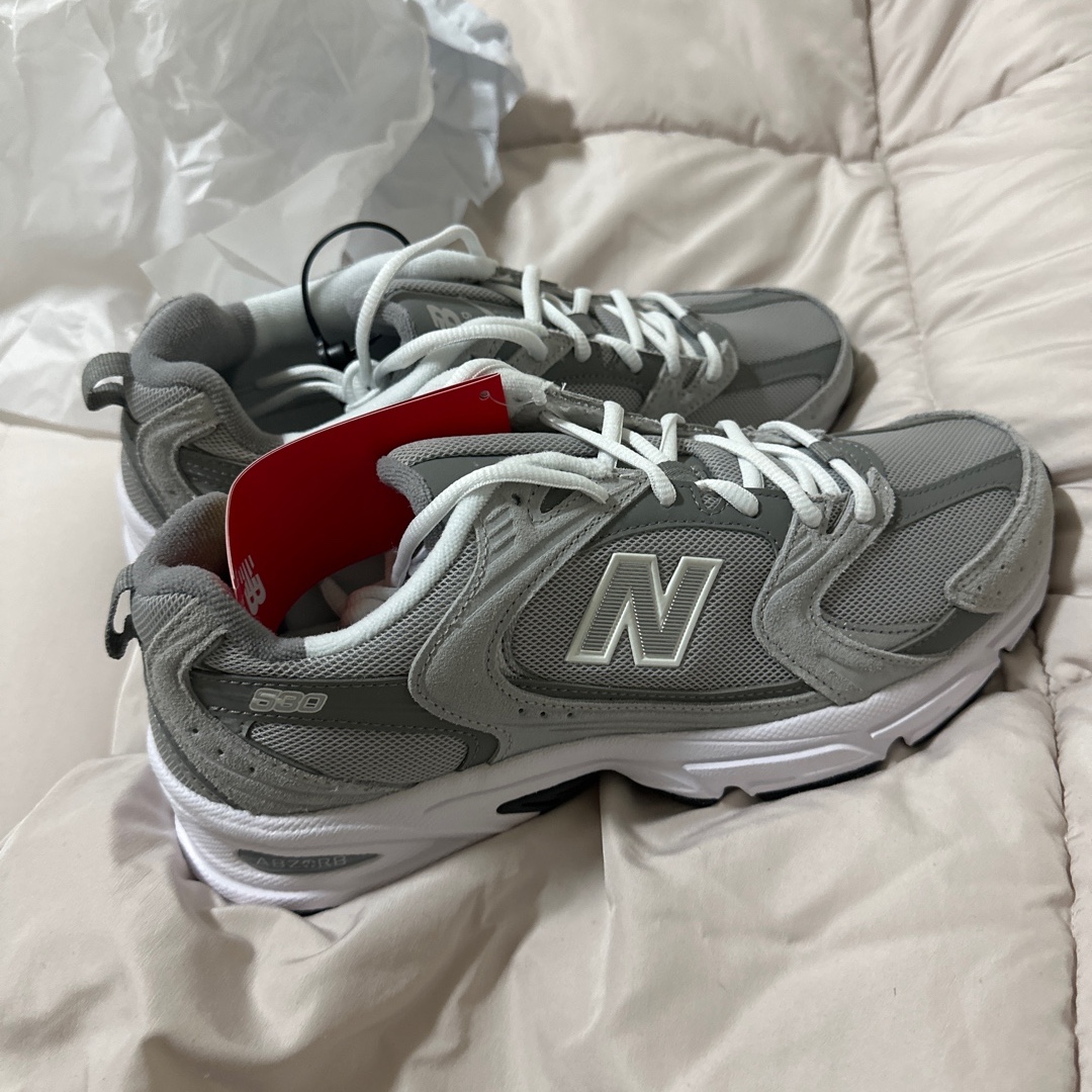 New Balance 530 Grey 착용 스타일