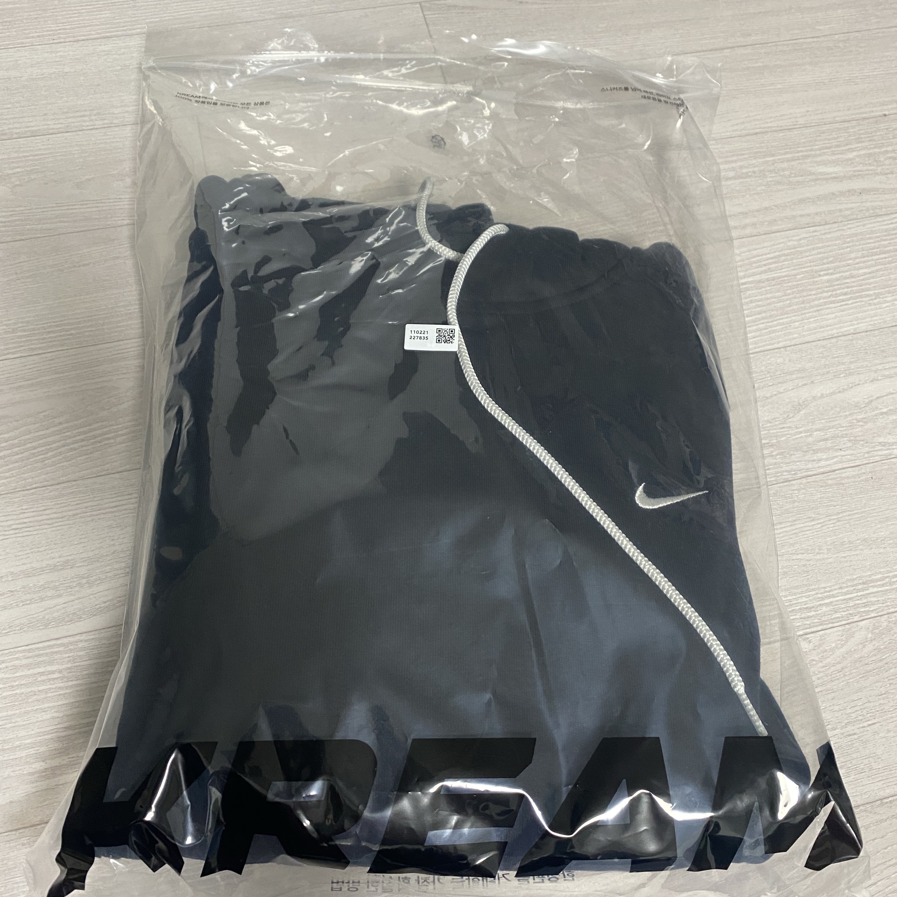 Nike NRG Solo Swoosh Fleece Hoodie Black White - Asia 착용 스타일