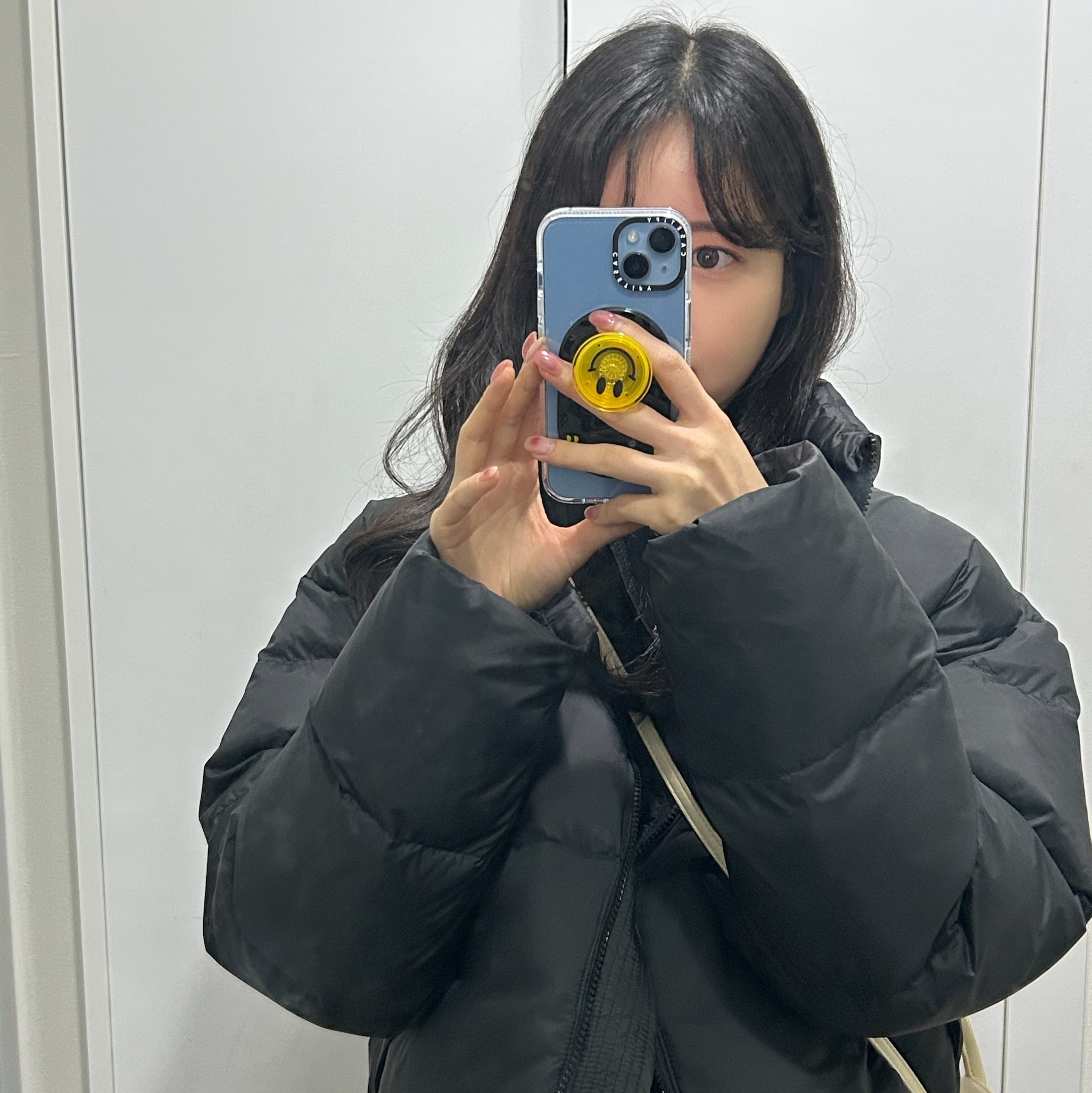(W) Matin Kim Taping Puffer Down Jumper Black 착용 스타일 - 2