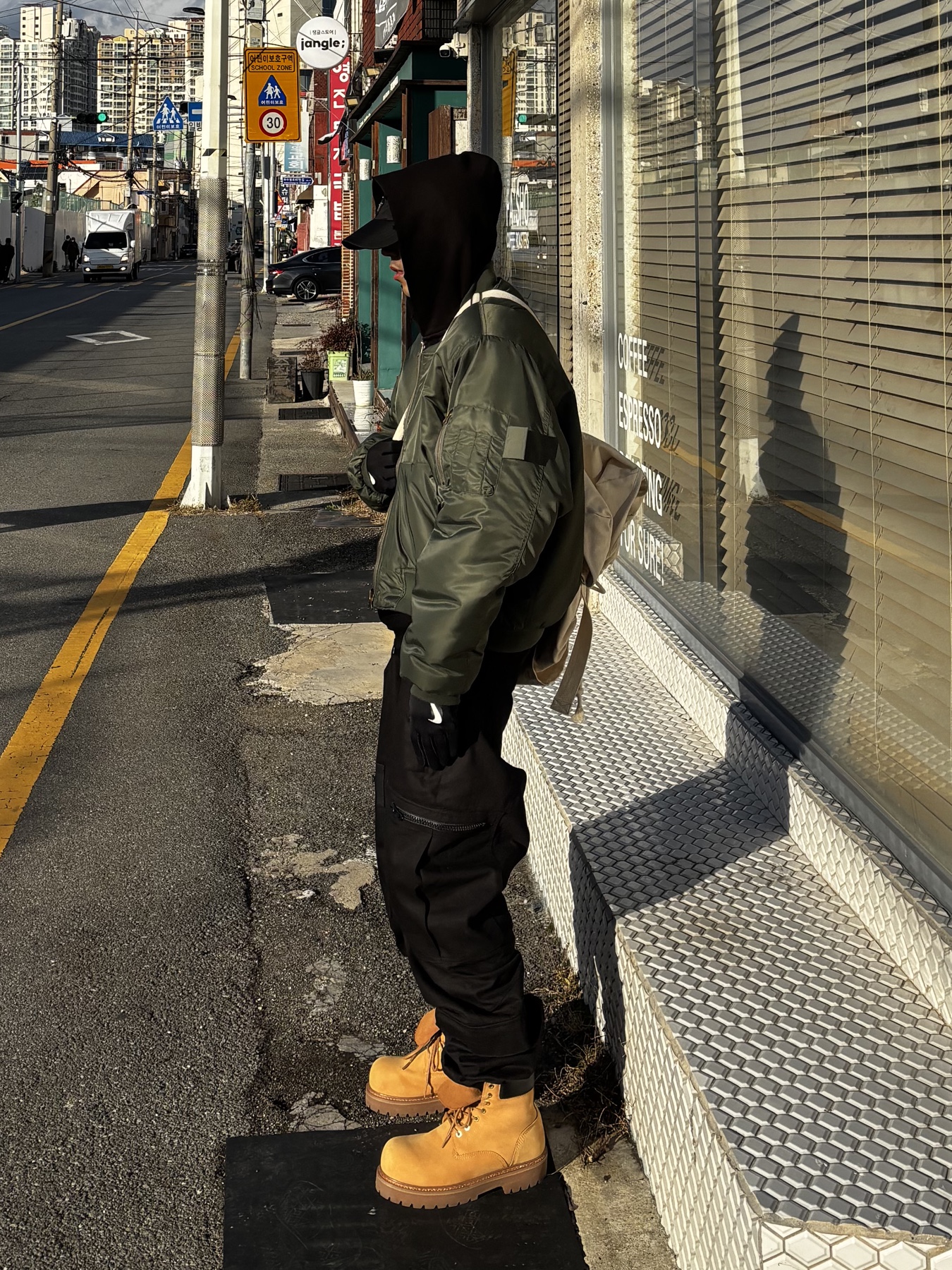 LOSTGARDEN Route Tan, Wapworks Arctic Suspender Pants Black 착용 스타일 - 3