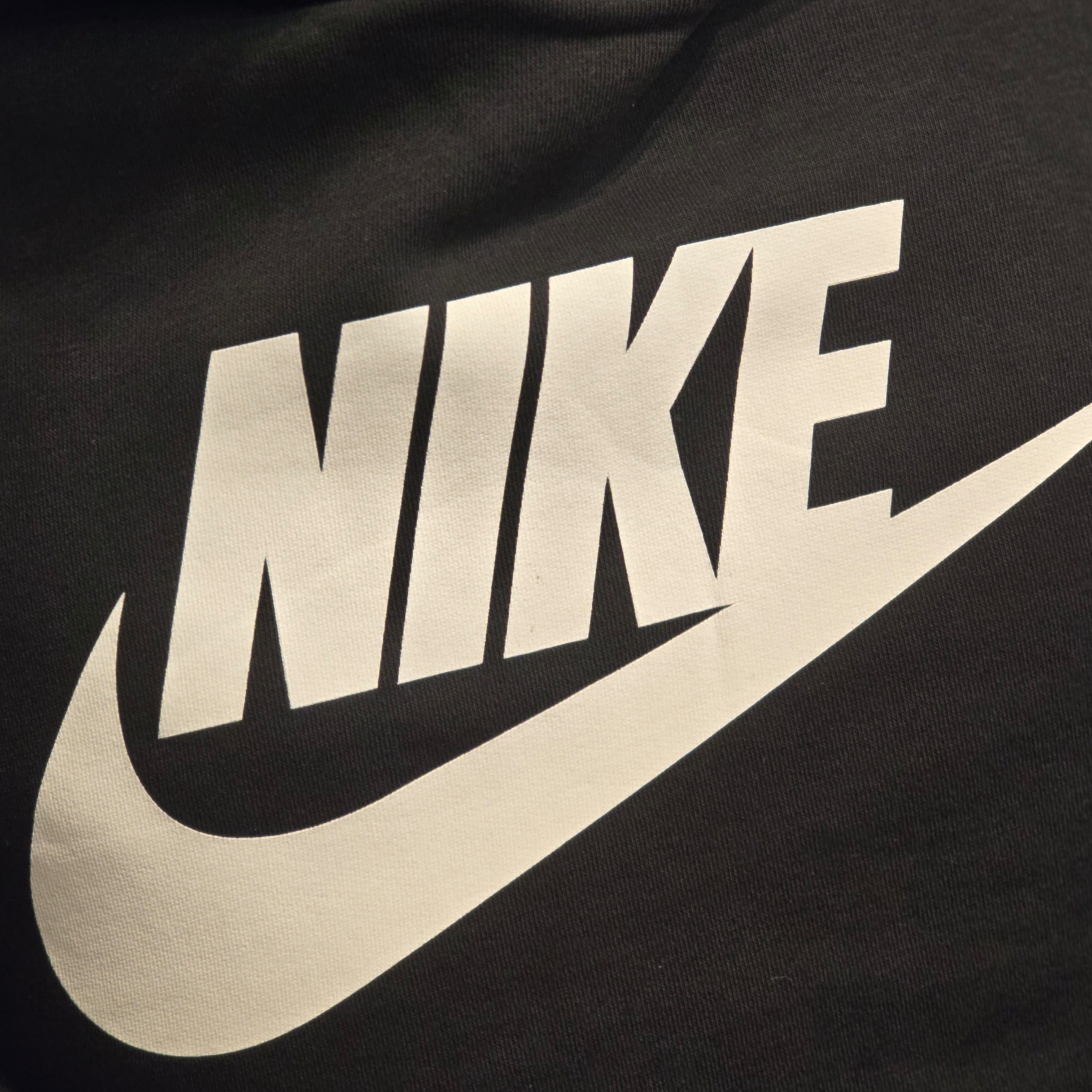 Nike NSW Club Fleece Graphic Pullover Hoodie black - Asia 착용 스타일