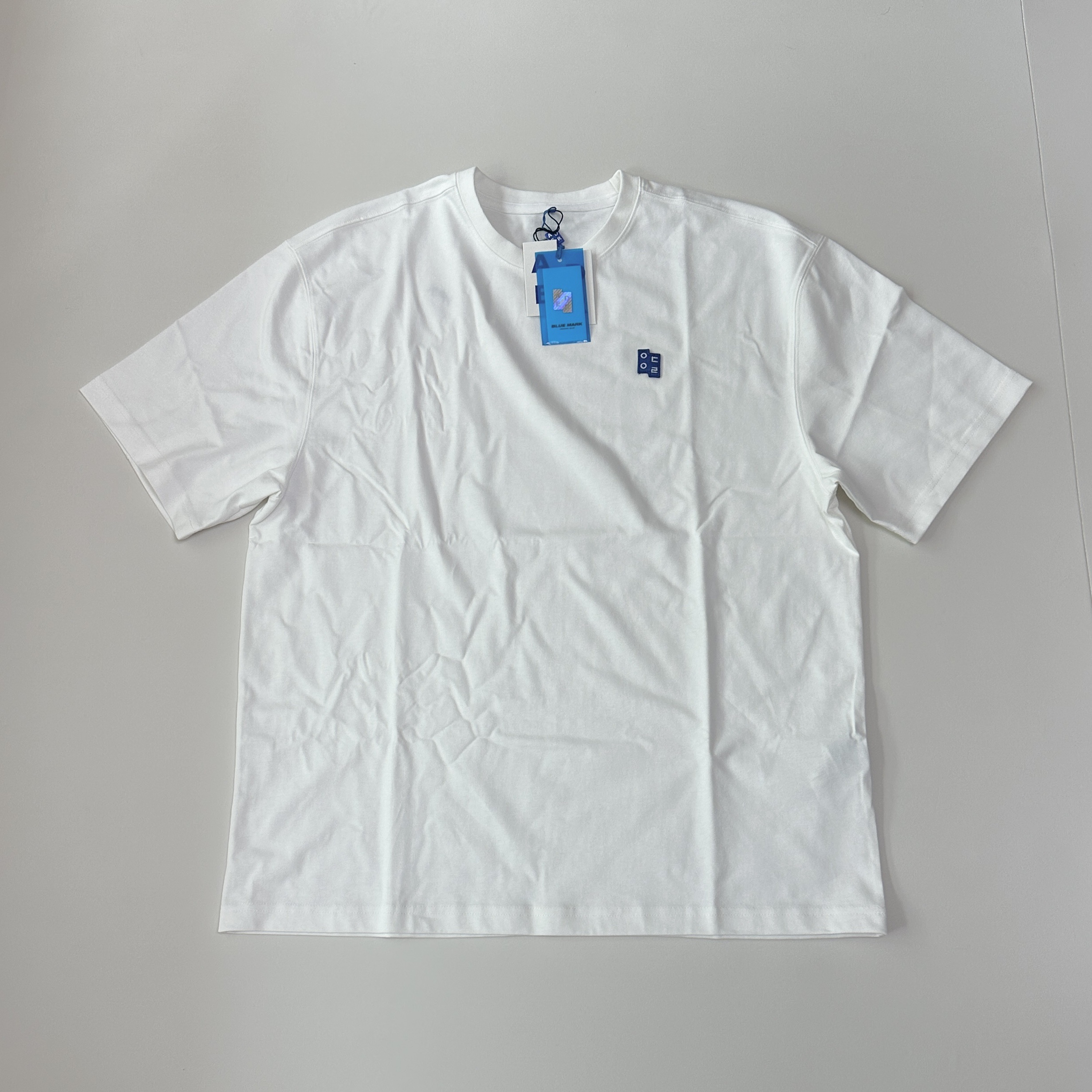 Ader Error Sig; TRS Tag T-Shirt 05 Off White 착용 스타일 - 1