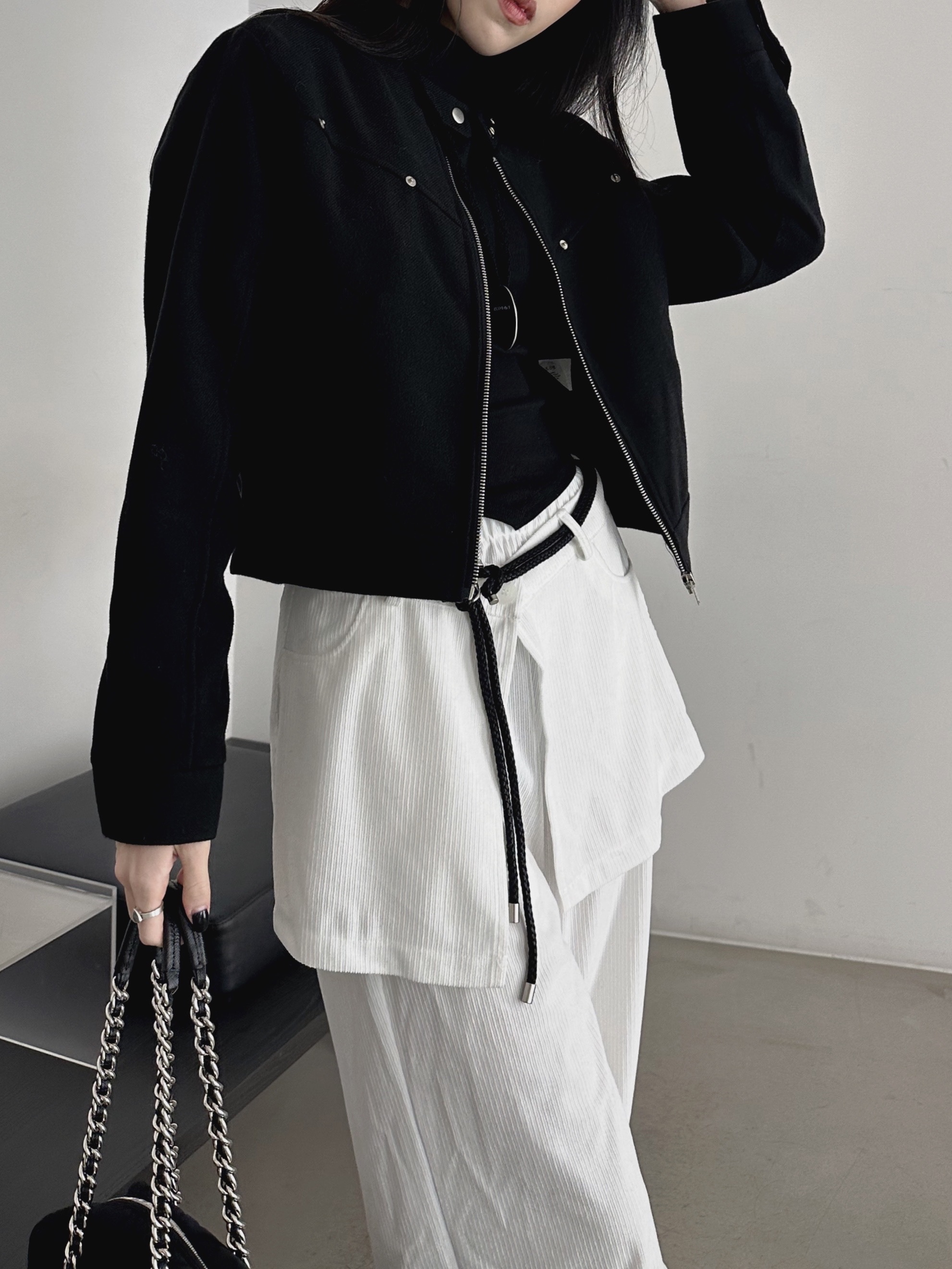 Prada Pocono Nylon Quilted Chain Shoulder Bag Black, Nike Air Force 1 '07 Low Triple Black 착용 스타일 - 4