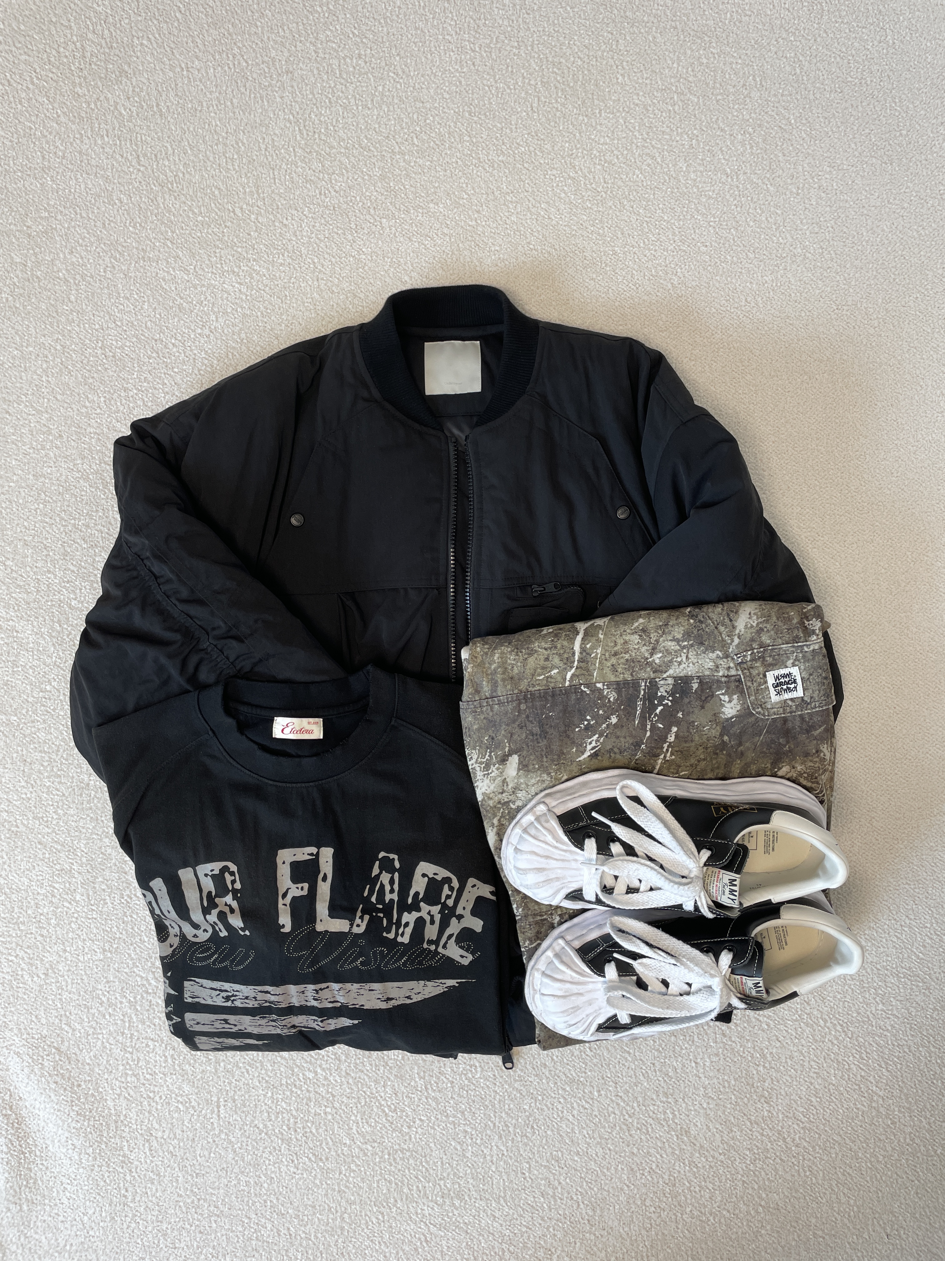 Maison Mihara Yasuhiro Blakey OG Sole Leather Low-top Sneakers Black 착용 스타일 - 6