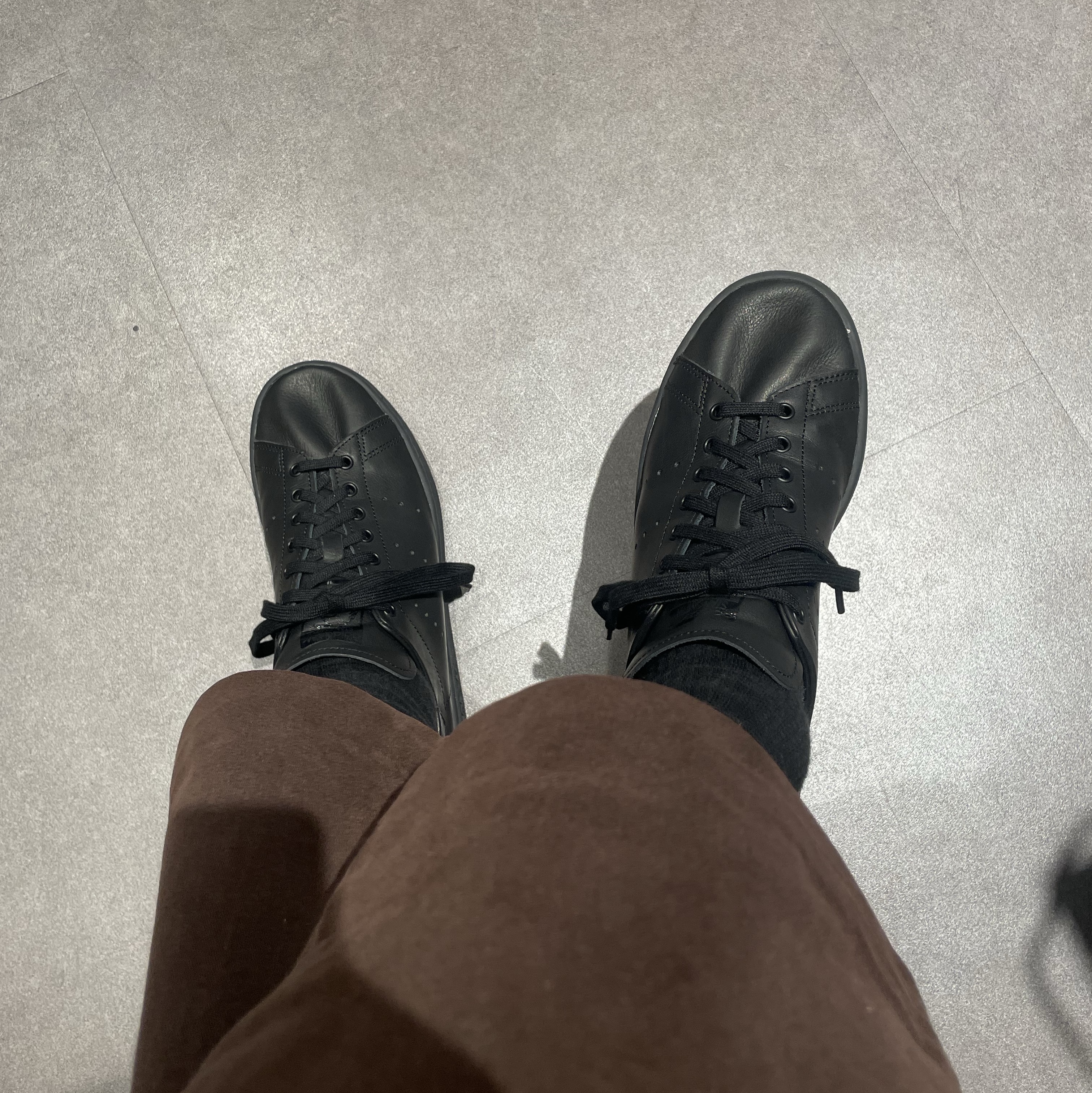 Adidas Stan Smith Decon Core Black 착용 스타일