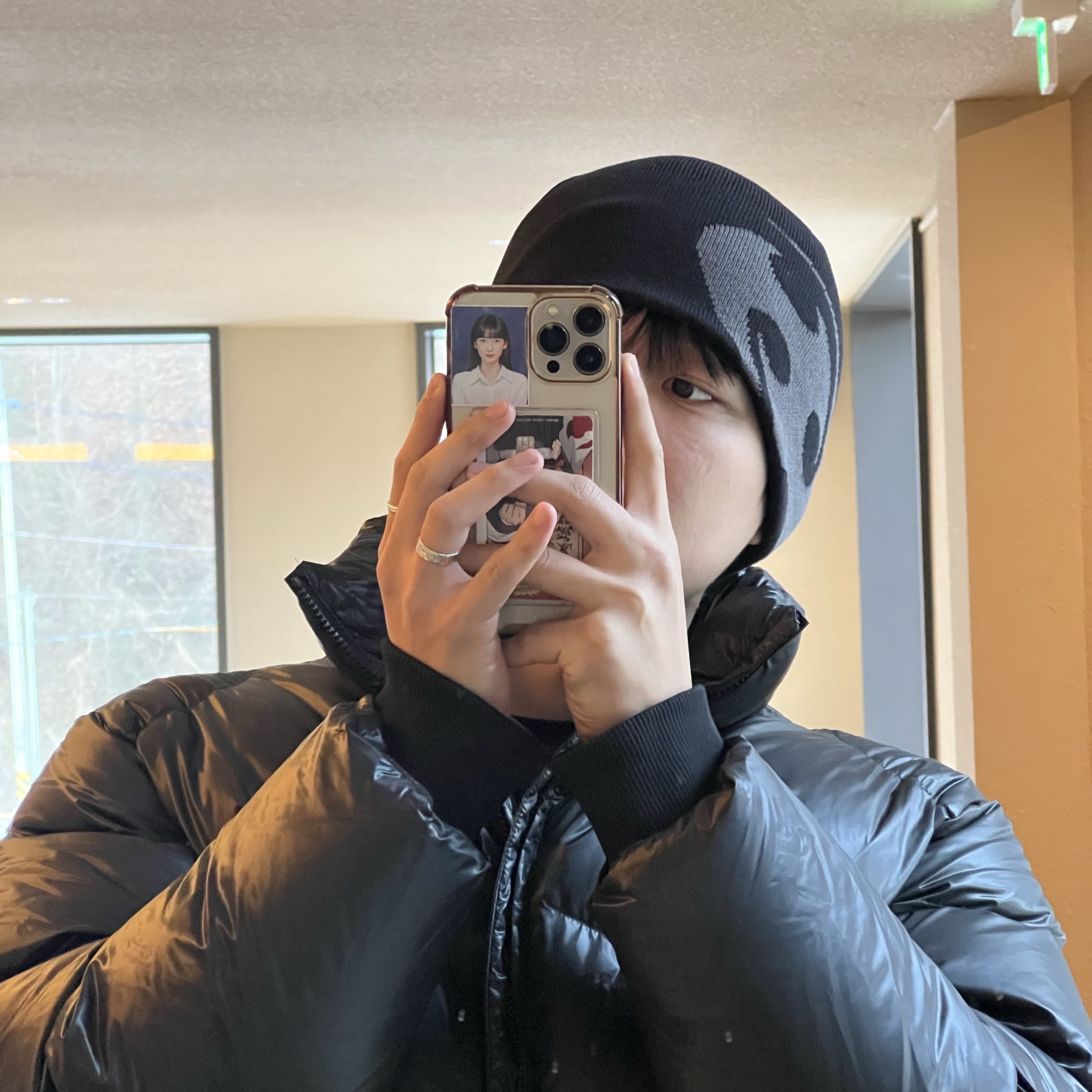 Sansan Gear Logo Beanie Black 착용 스타일