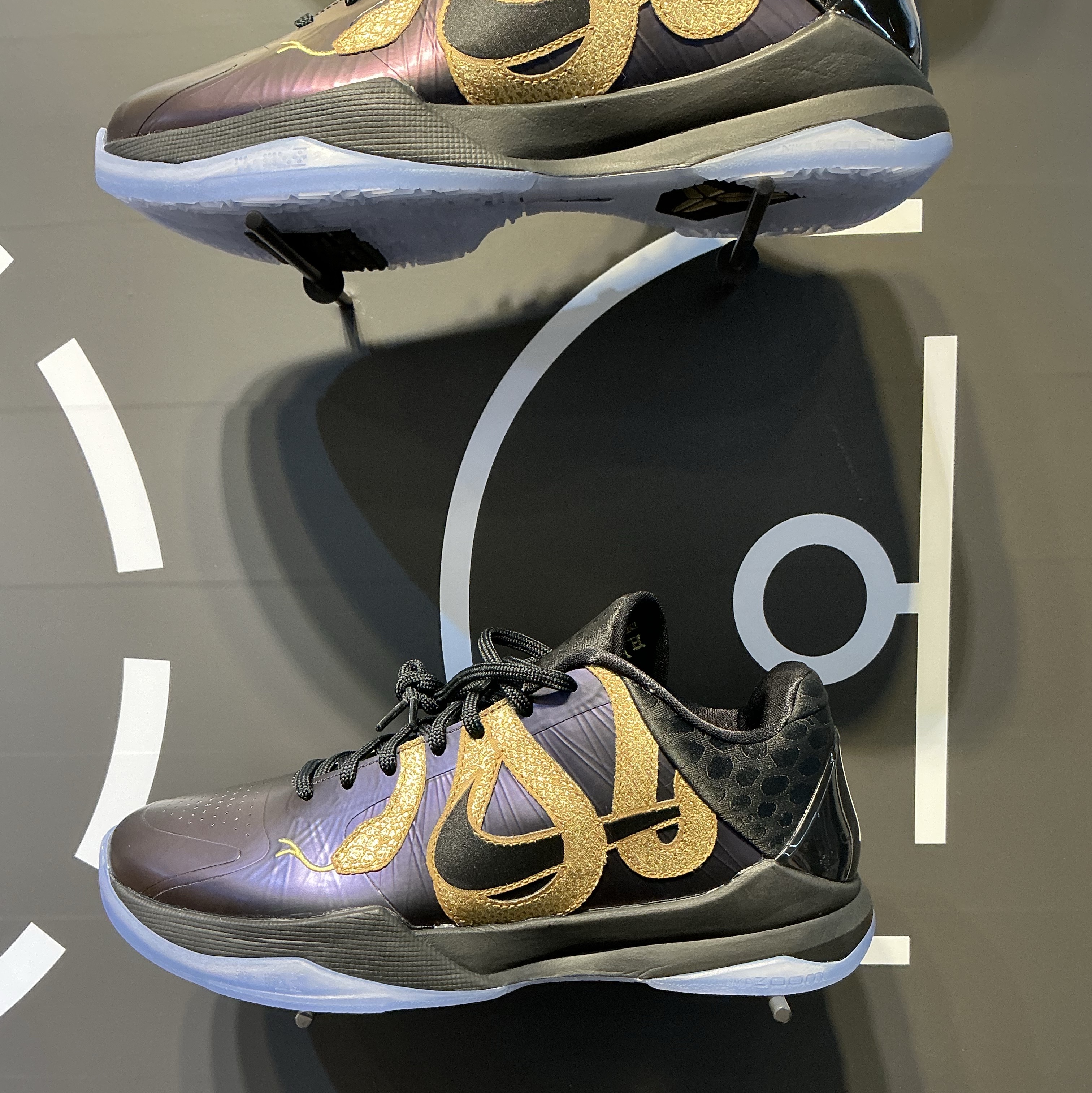 Nike Kobe 5 Protro Year of the Mamba Eggplant 착용 스타일 - 1