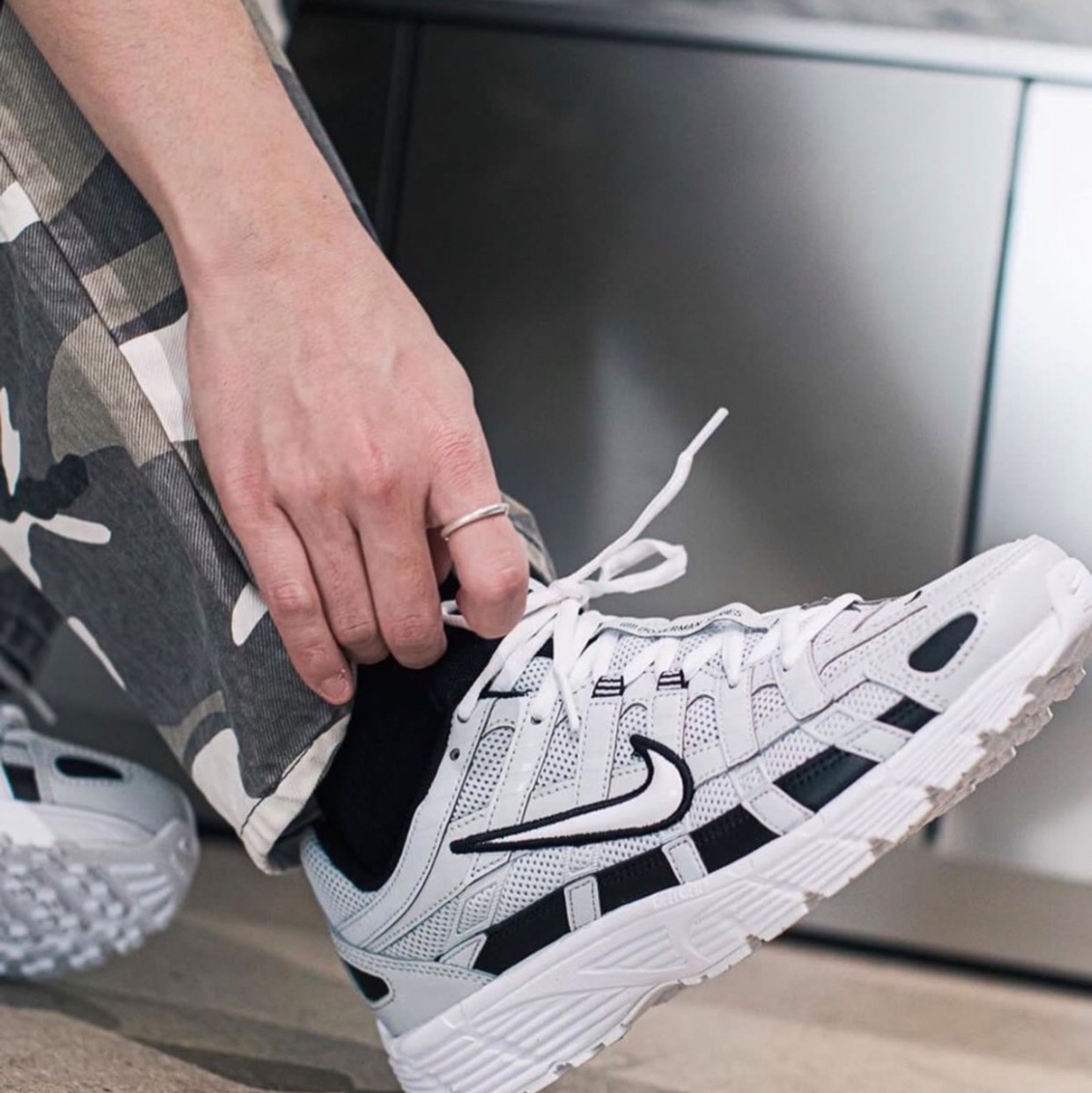 Nike P-6000 Pure Platinum 착용 스타일