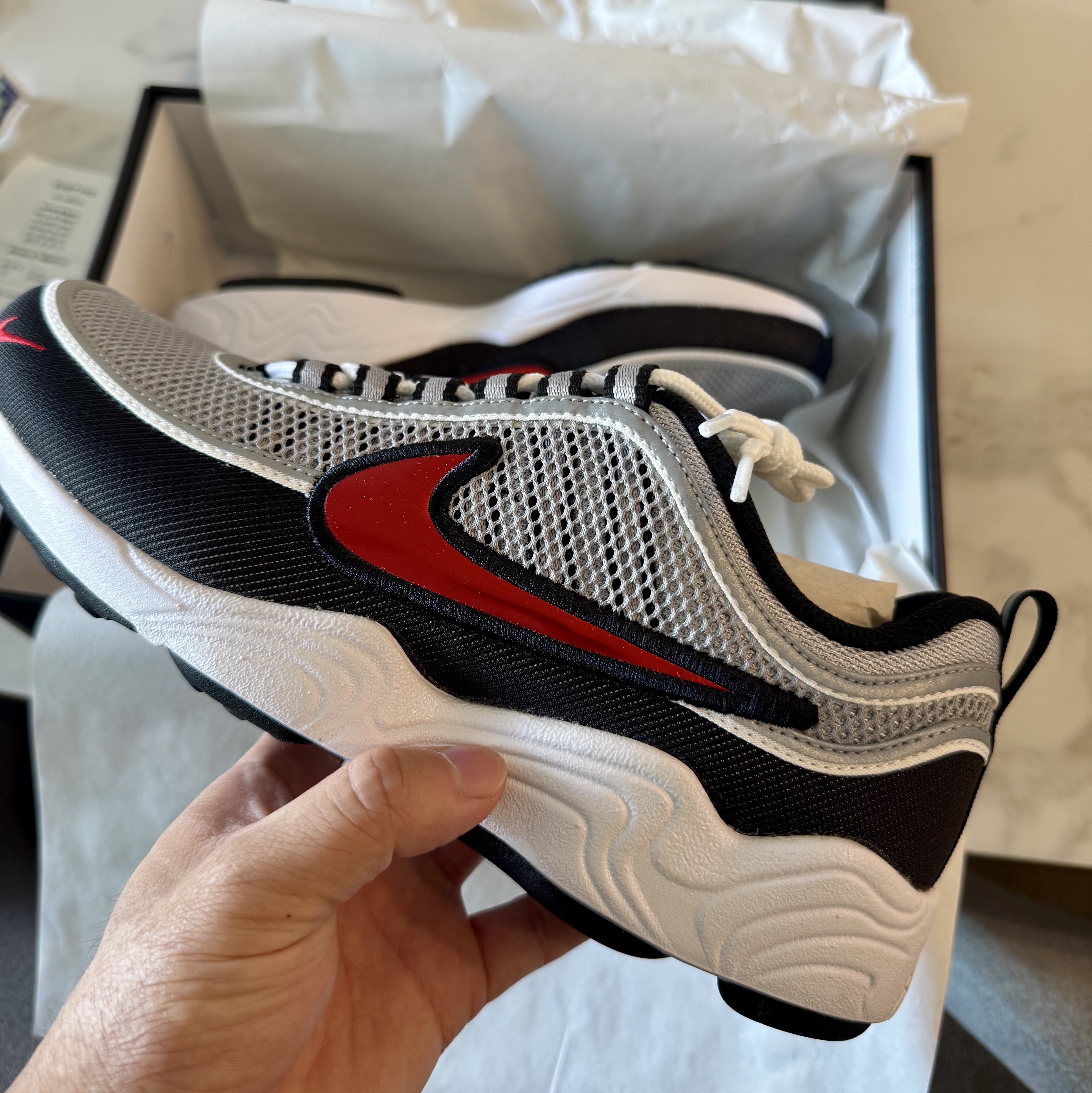 Nike Air Zoom Spiridon Metallic Silver and Sport Red 2024 착용 스타일 - 1
