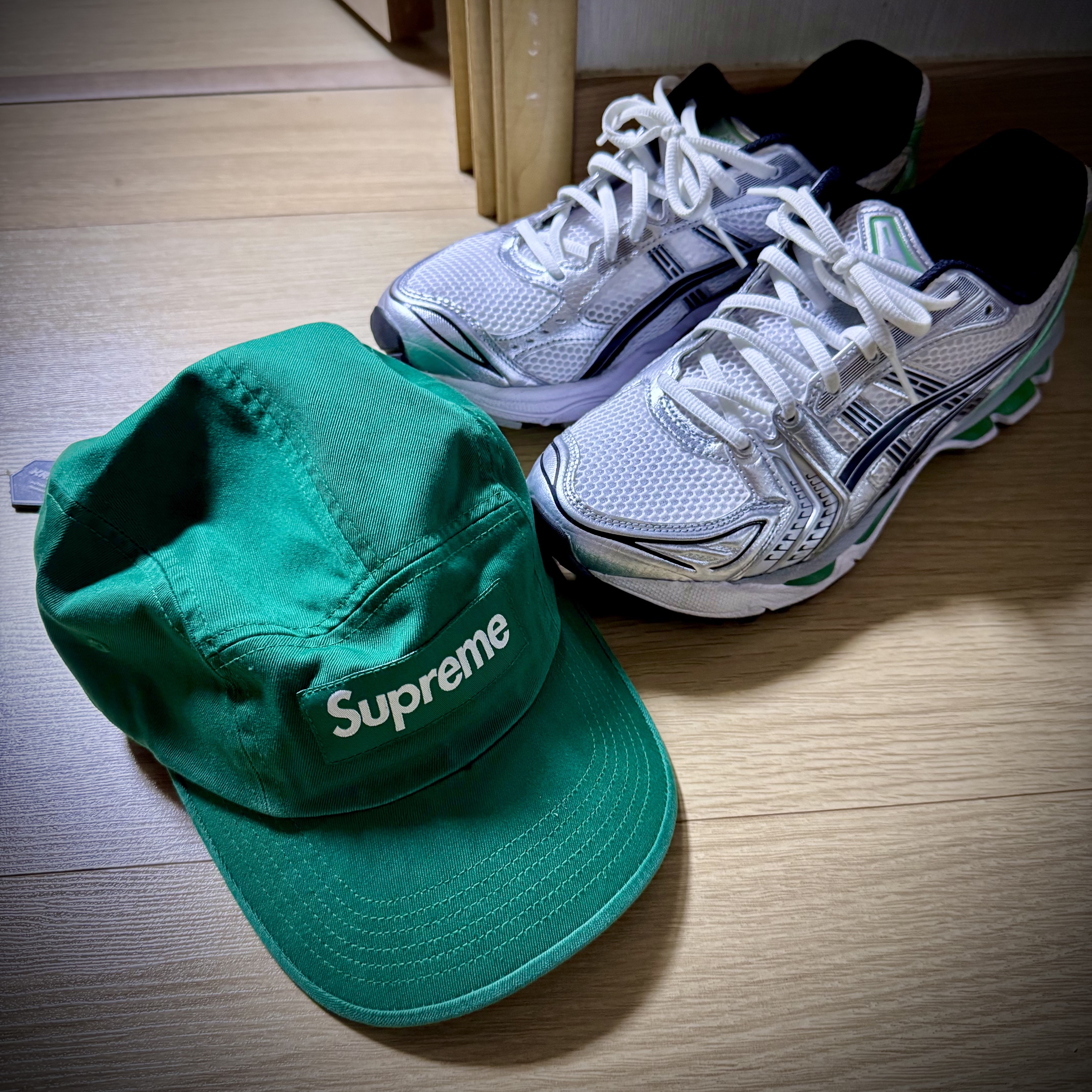 Supreme Washed Chino Twill Camp Cap Green - 24FW, Asics Gel-Kayano 14 White Malachite Green 착용 스타일