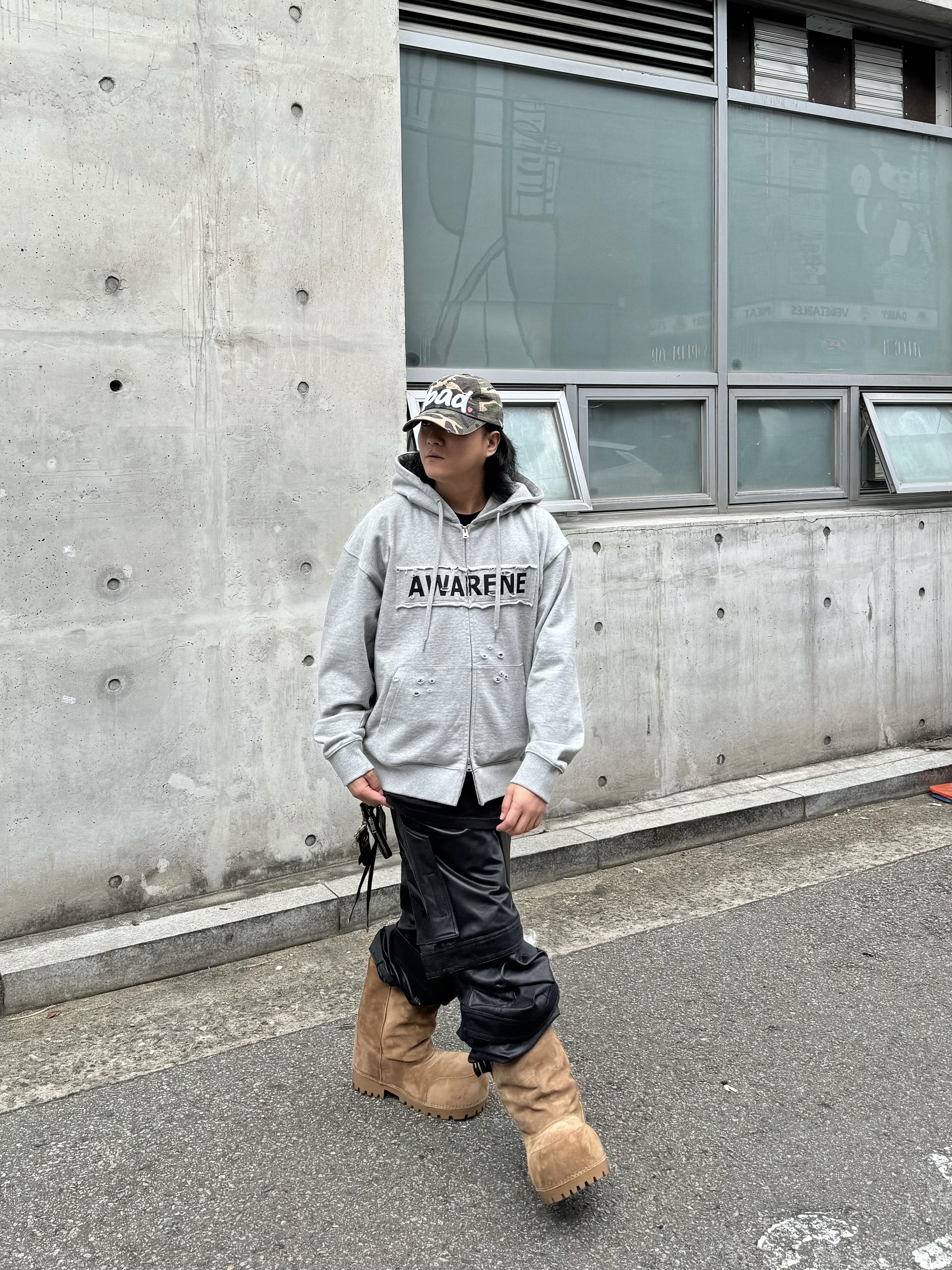 Farfromwhat Far Layered Work Pants Coated Black, Resurrection13 Damaged Patch Work 2Way Zip Up Hoodie Melange Grey 착용 스타일 - 1