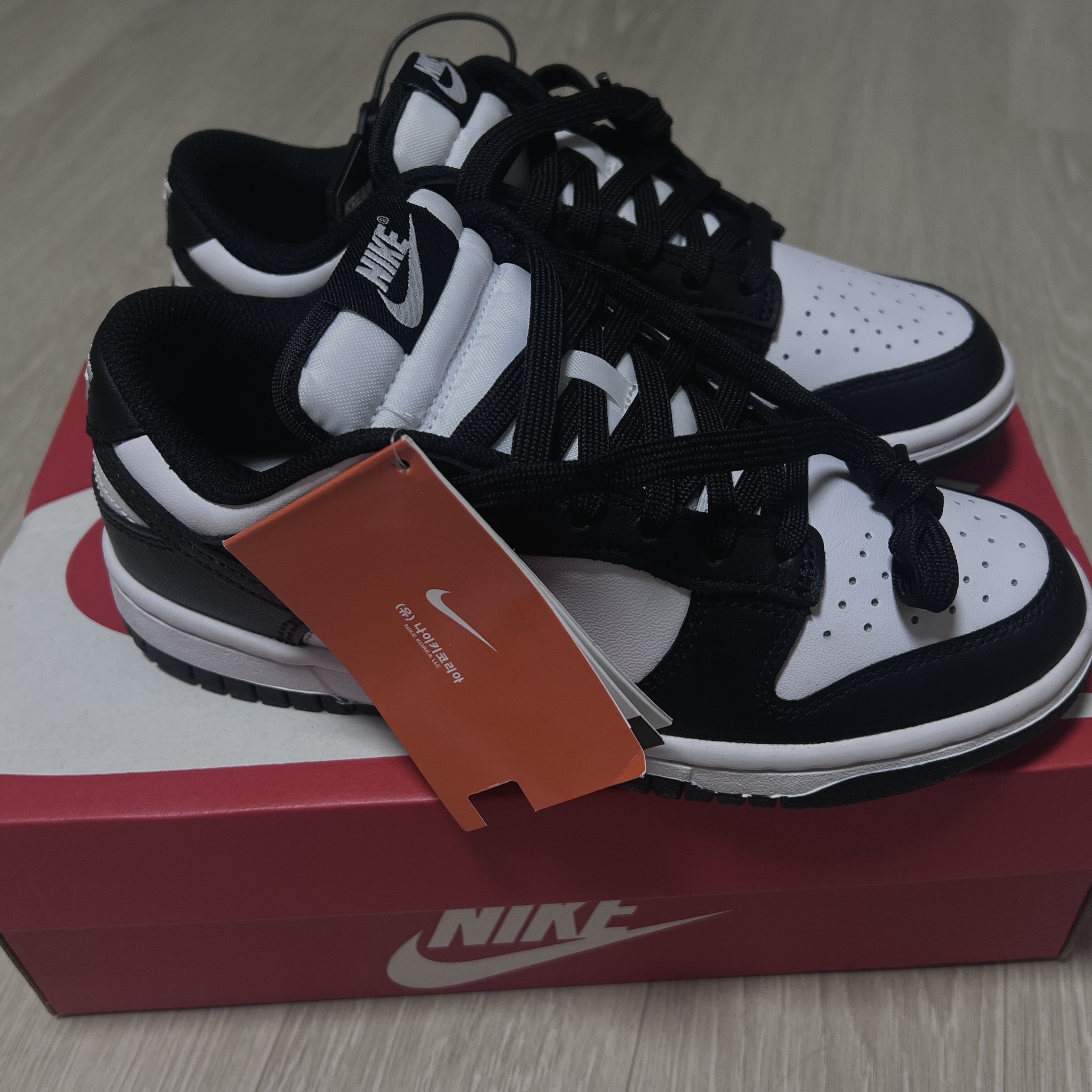 (W) Nike Dunk Low Black 착용 스타일
