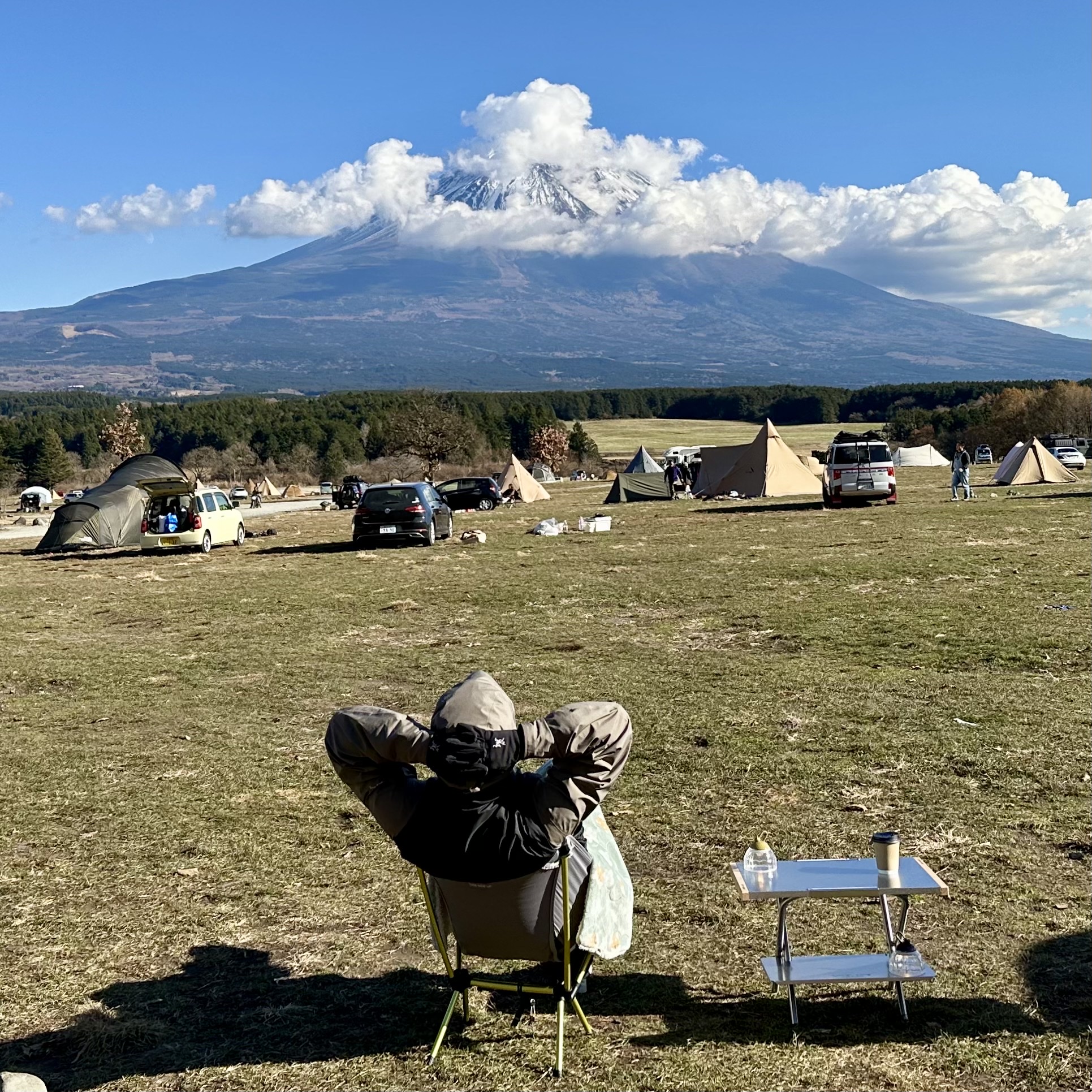 Helinox Chair Zero L Grey 착용 스타일