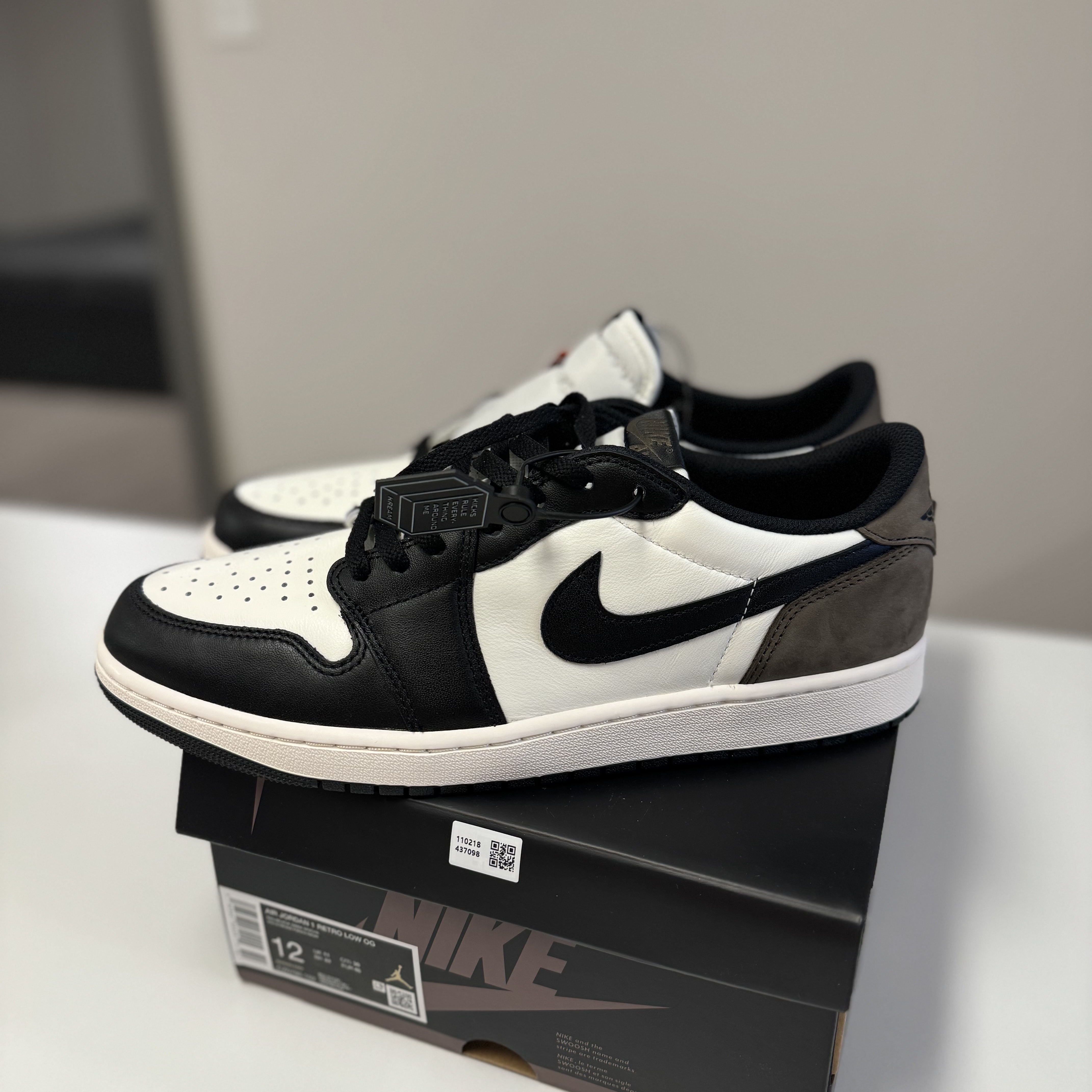 Jordan 1 Retro Low OG Mocha 착용 스타일
