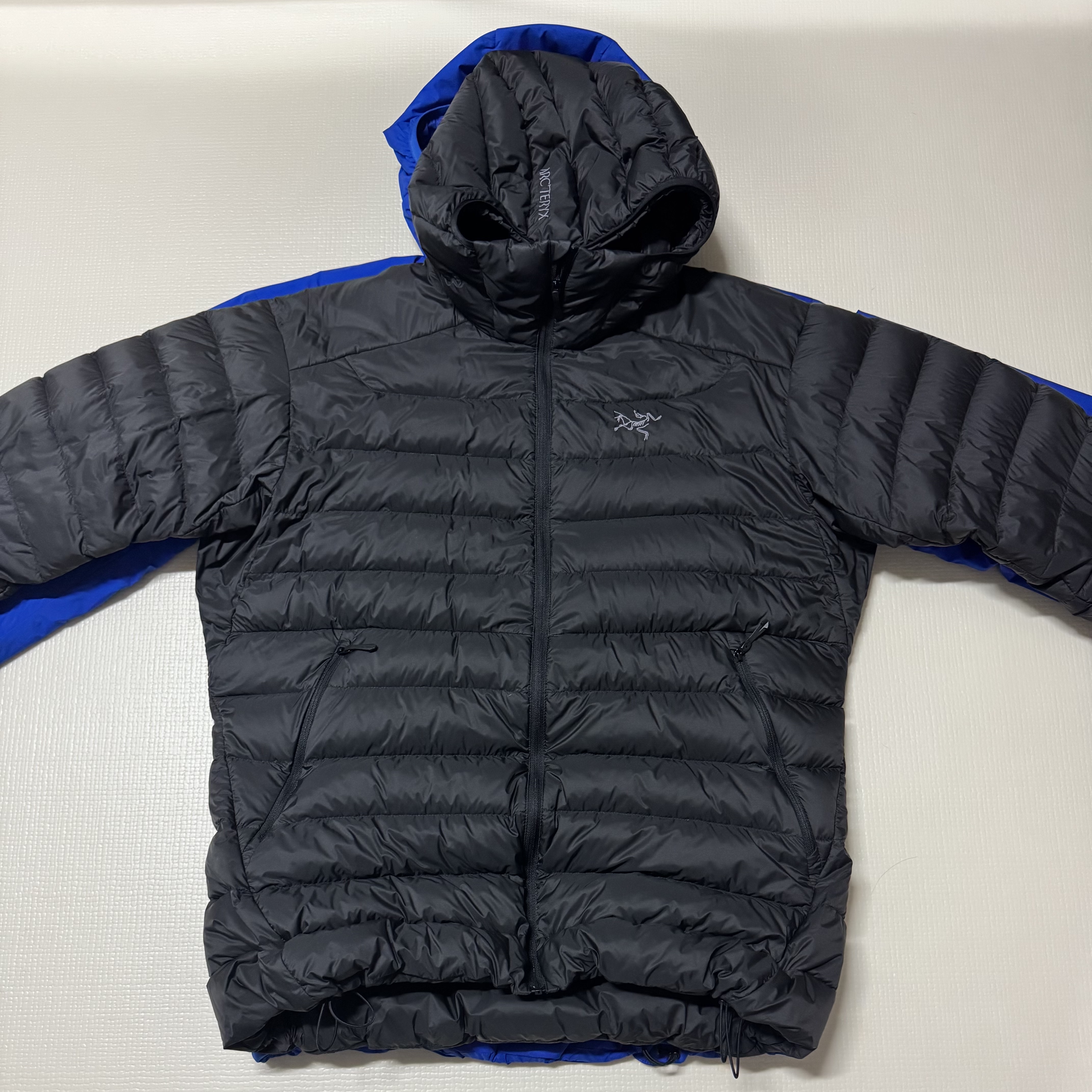 Arc'teryx Atom Hoody Black, Arc'teryx Atom Hoody Vitality 착용 스타일 - 2