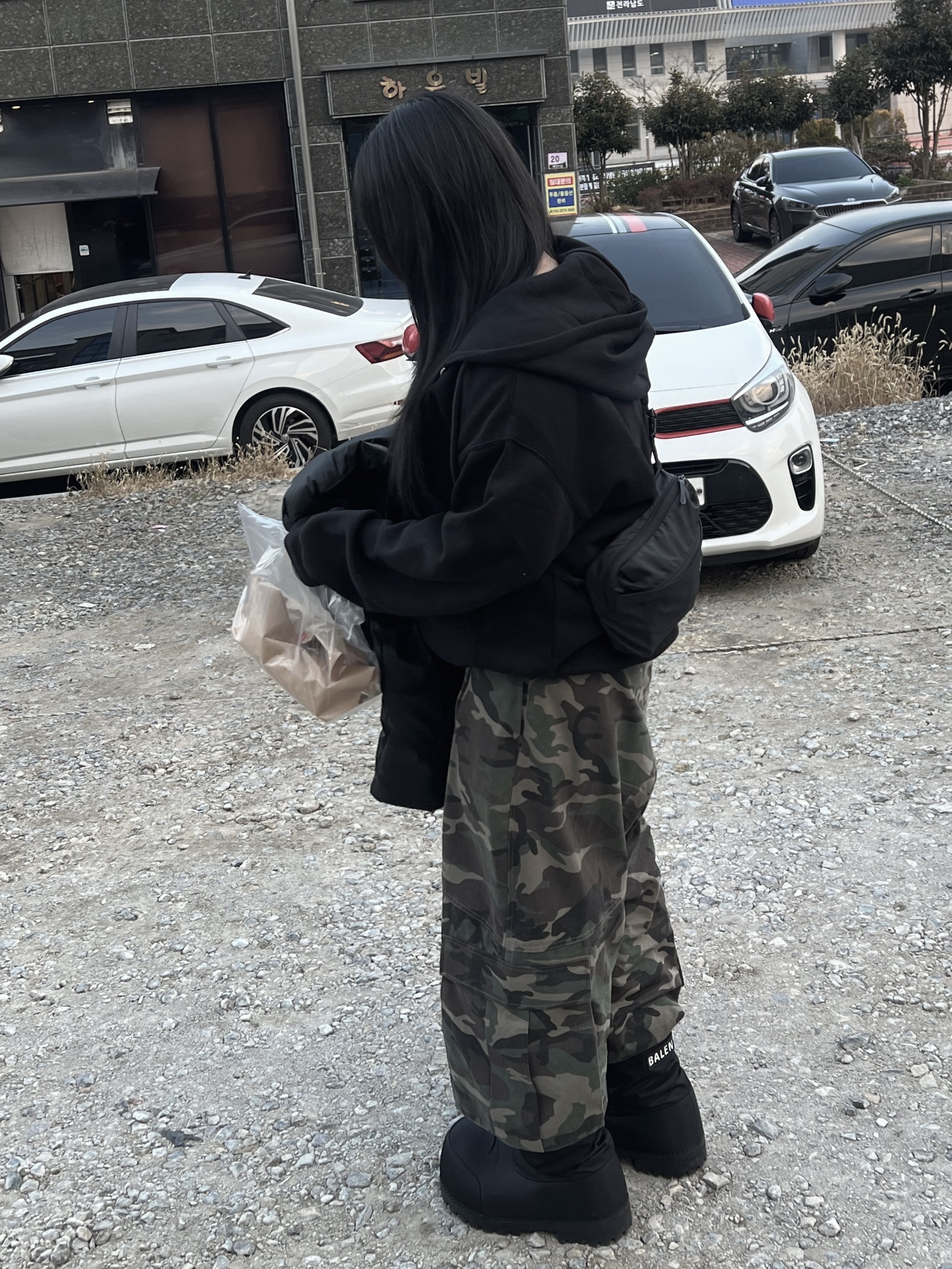 Balenciaga Skiwear Alaska Nylon Low Boot Black, Undermycar Mu.51 Anti Fxxking Logo Play Big Cargo Camo Pants Camo Khaki 착용 스타일 - 3