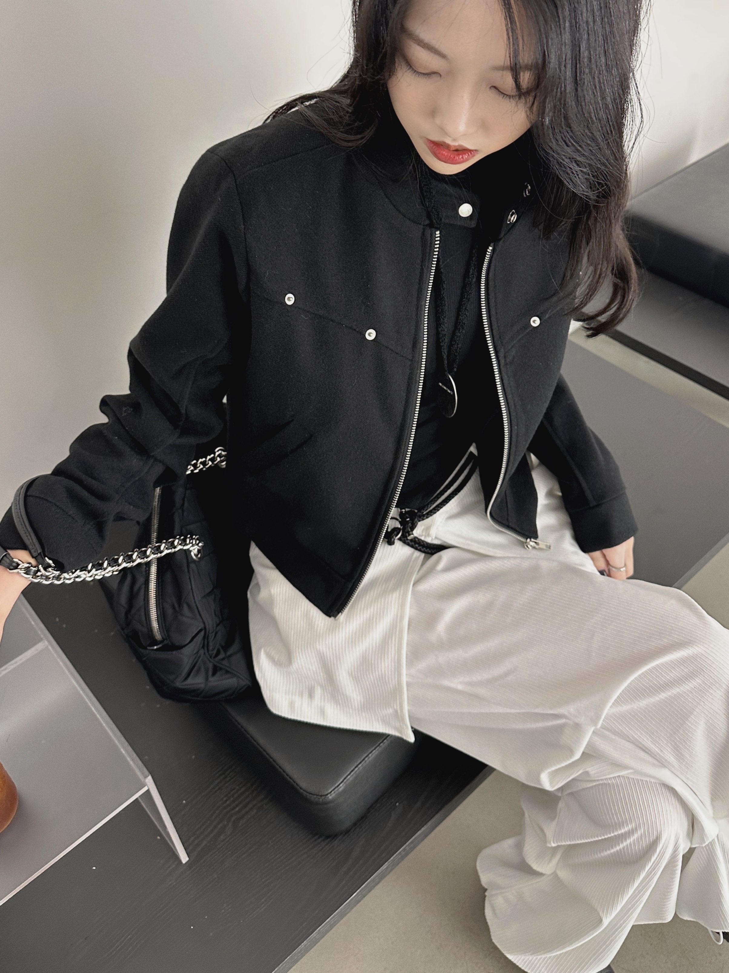 Prada Pocono Nylon Quilted Chain Shoulder Bag Black, Nike Air Force 1 '07 Low Triple Black 착용 스타일 - 3