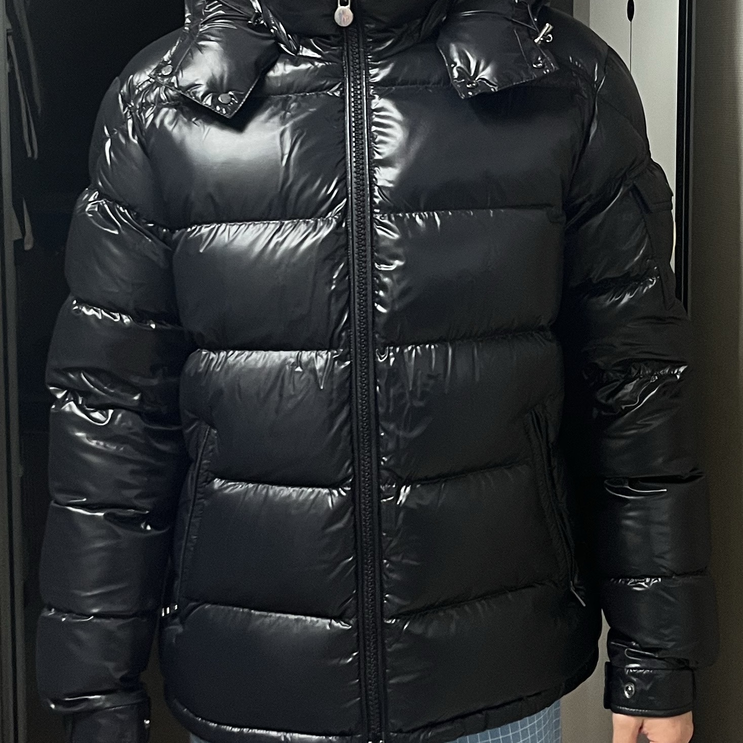 Moncler Maya Short Down Jacket Black - 24FW 착용 스타일
