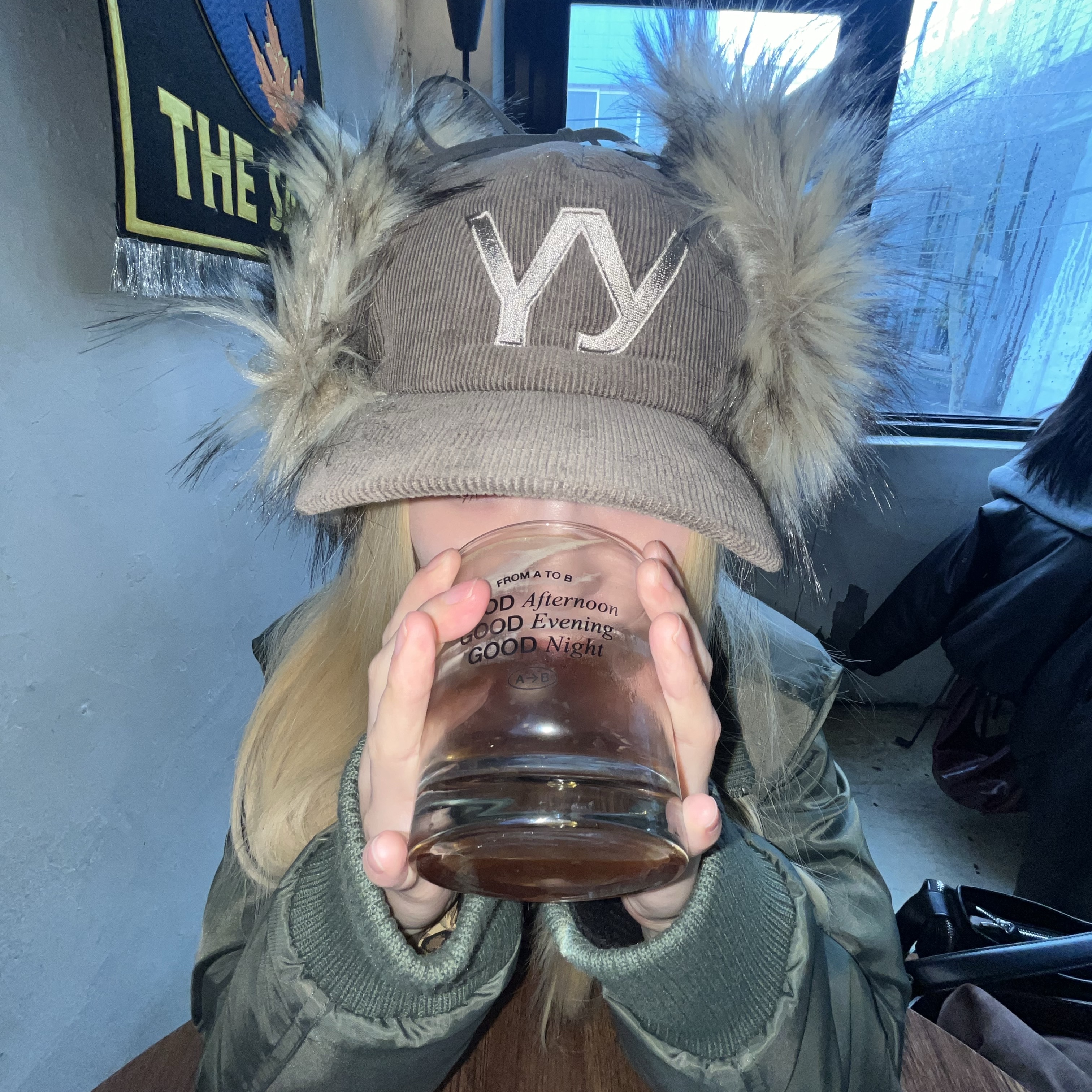 Open Yy Faux Fur Corduroy Earflap Cap Khaki 착용 스타일 - 2