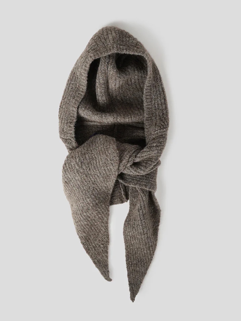 Paloma Wool Coucou Balaclava Taupe, Emis Flower Boucle Crossed Body Bag Black 착용 스타일 - 5