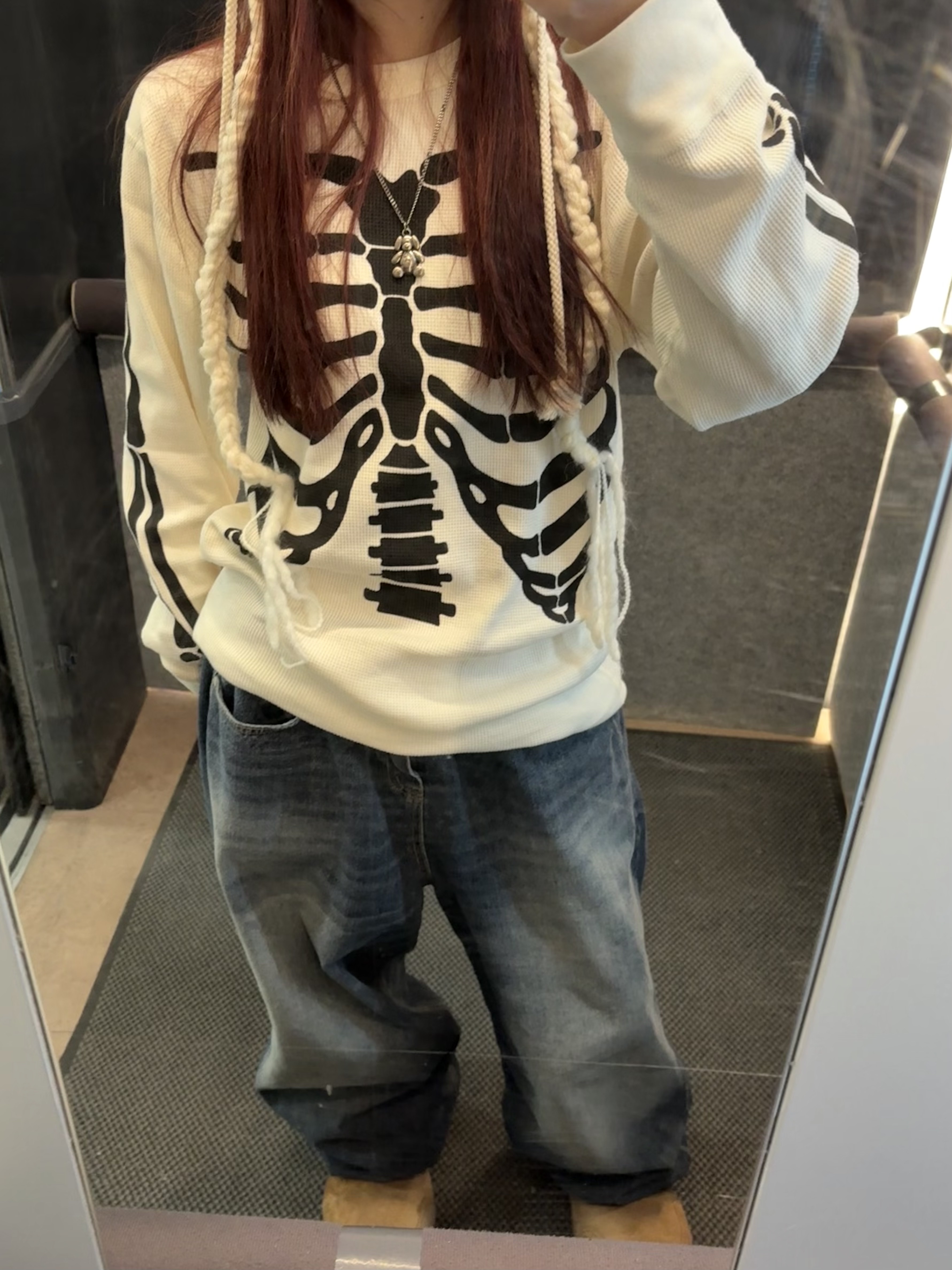 Supreme Hanes Bones Thermal Crew Natural (1 Pack), Balenciaga Alaska Fur Boot Brown 착용 스타일 - 2