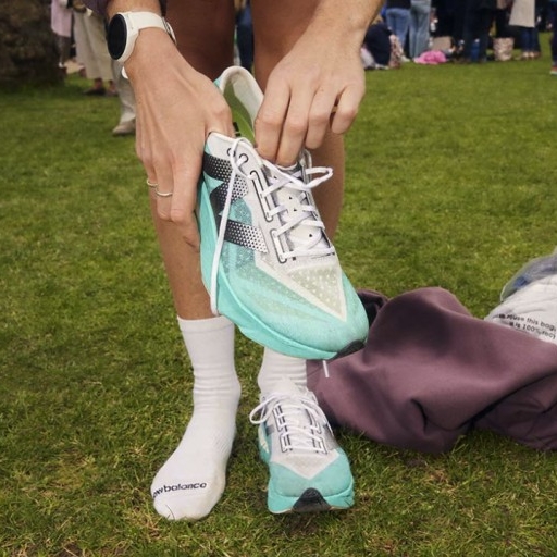 New Balance Fuelcell Supercomp Elite v4 Cyber Jade White - D Standard 착용 스타일