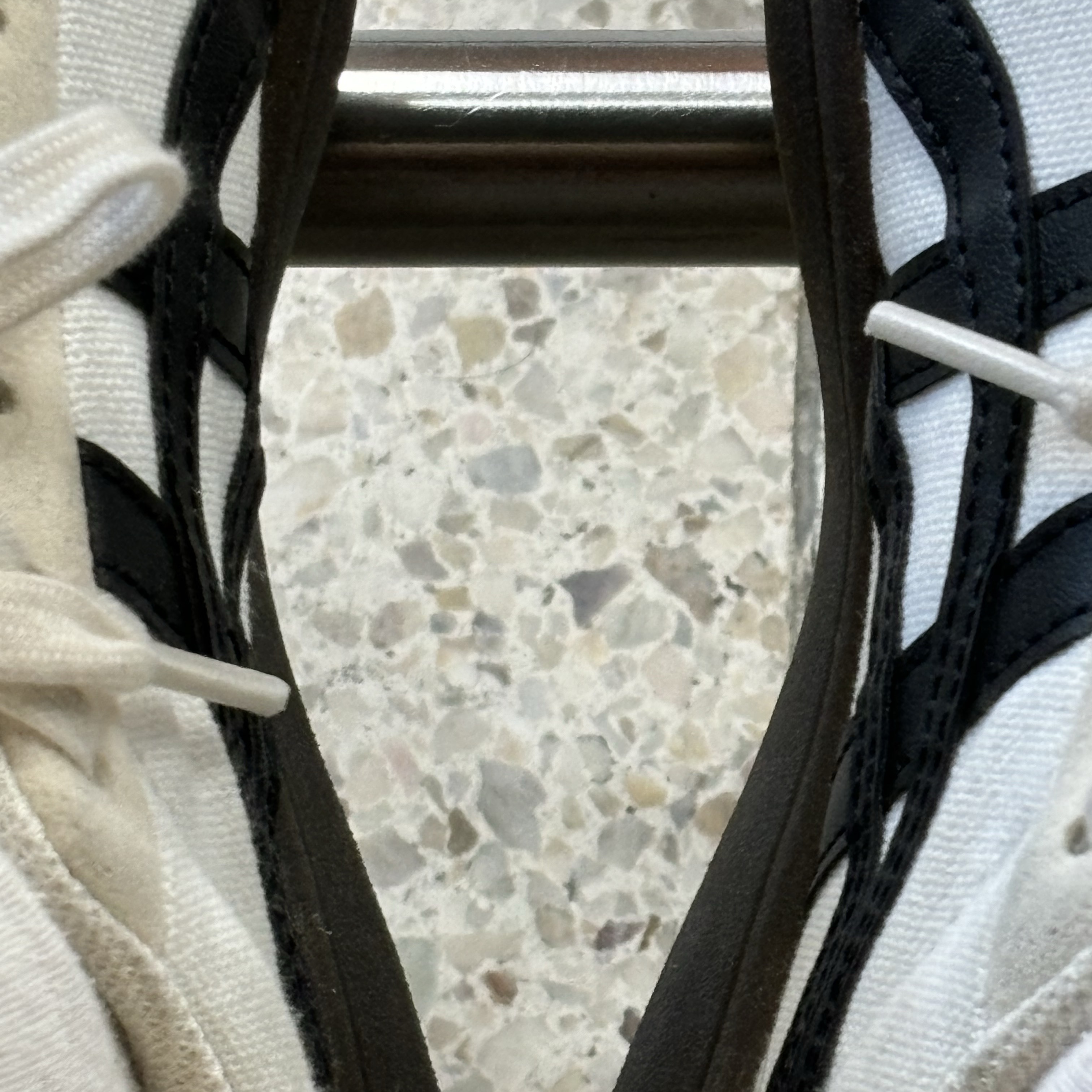 Onitsuka Tiger Advanti Cream White Black 착용 스타일