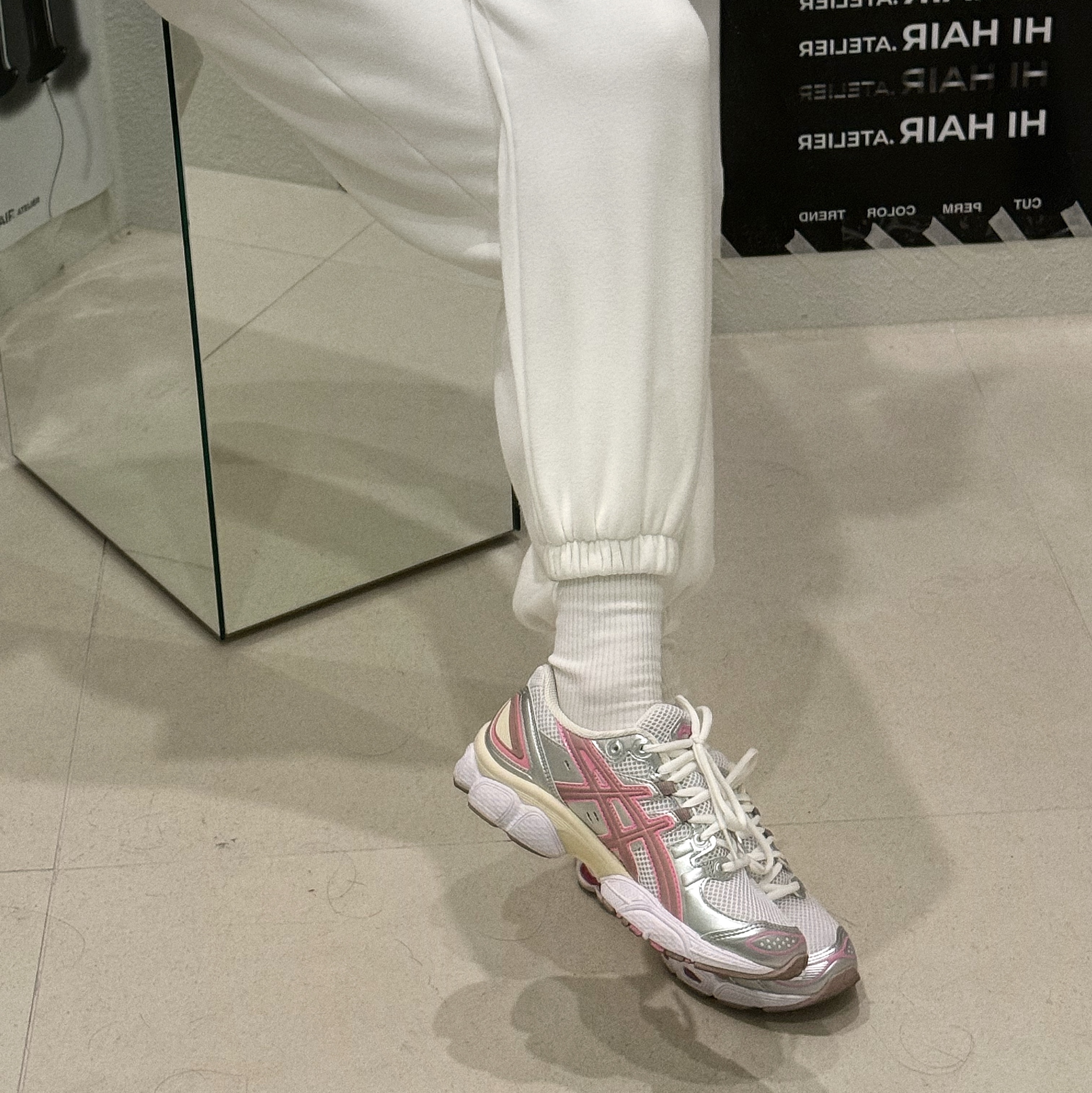 (W) Asics Gel-Nimbus 9 White Pure Silver 착용 스타일 - 2