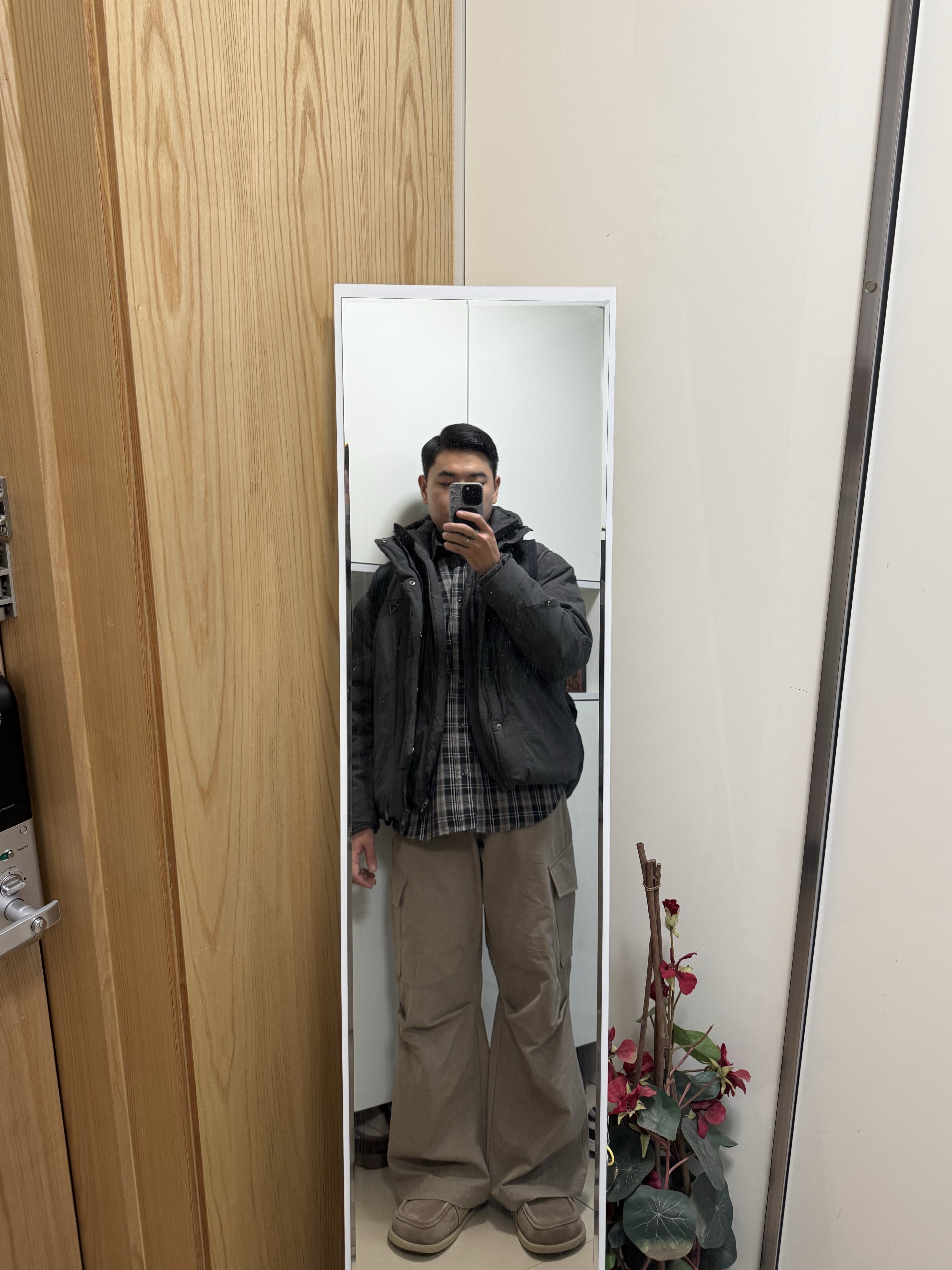 DIVEIN Vern Cargo Pants Olive Beige 착용 스타일