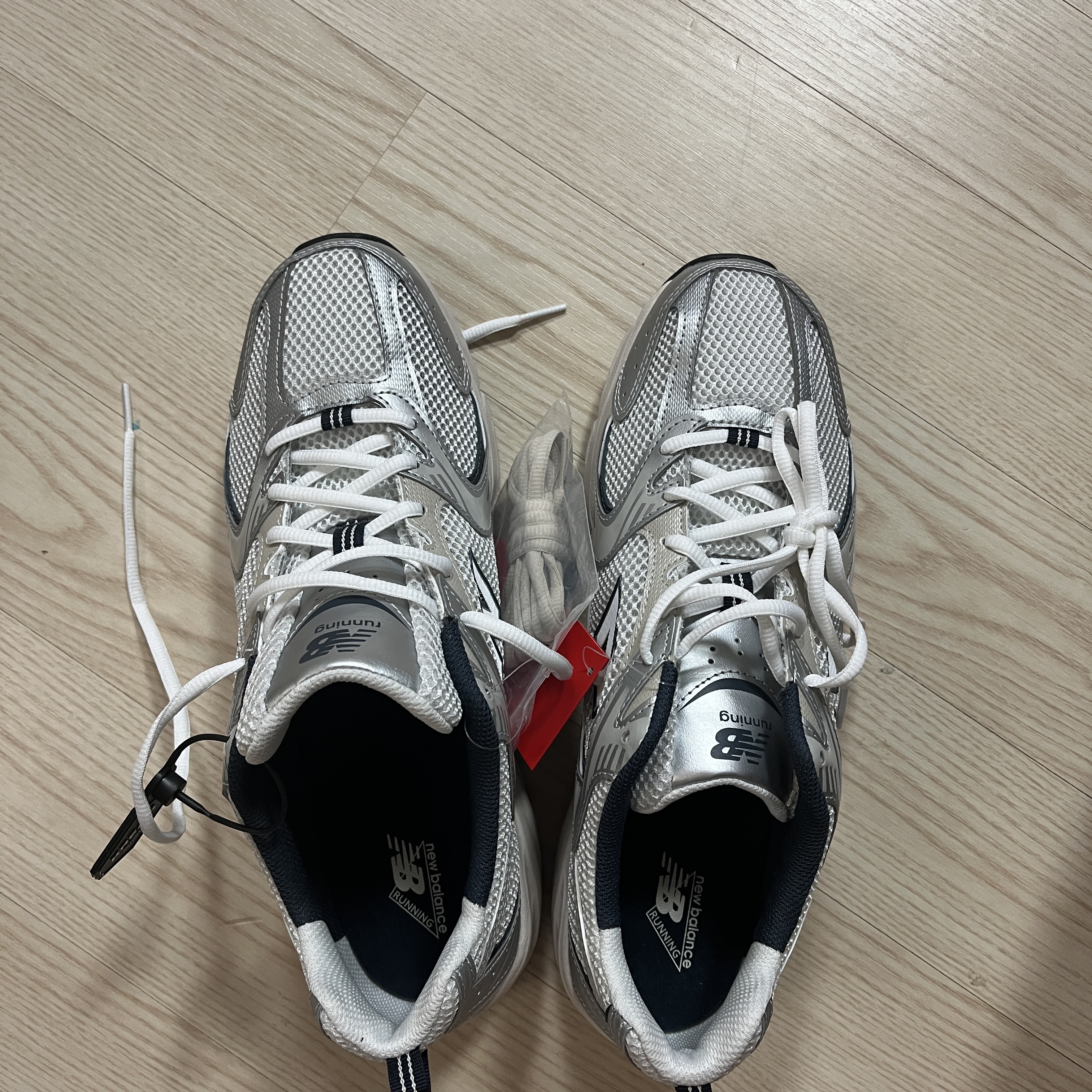 New Balance 530 Steel Grey 착용 스타일