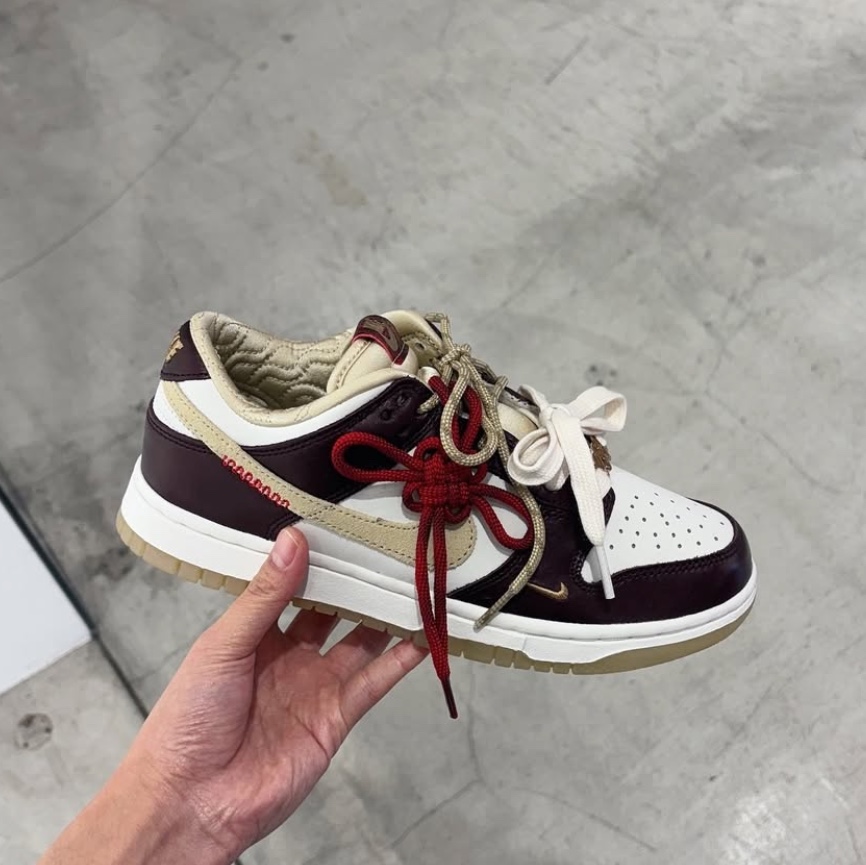 (W) Nike Dunk Low LX Year of the Snake Sail Burgundy Crush 착용 스타일
