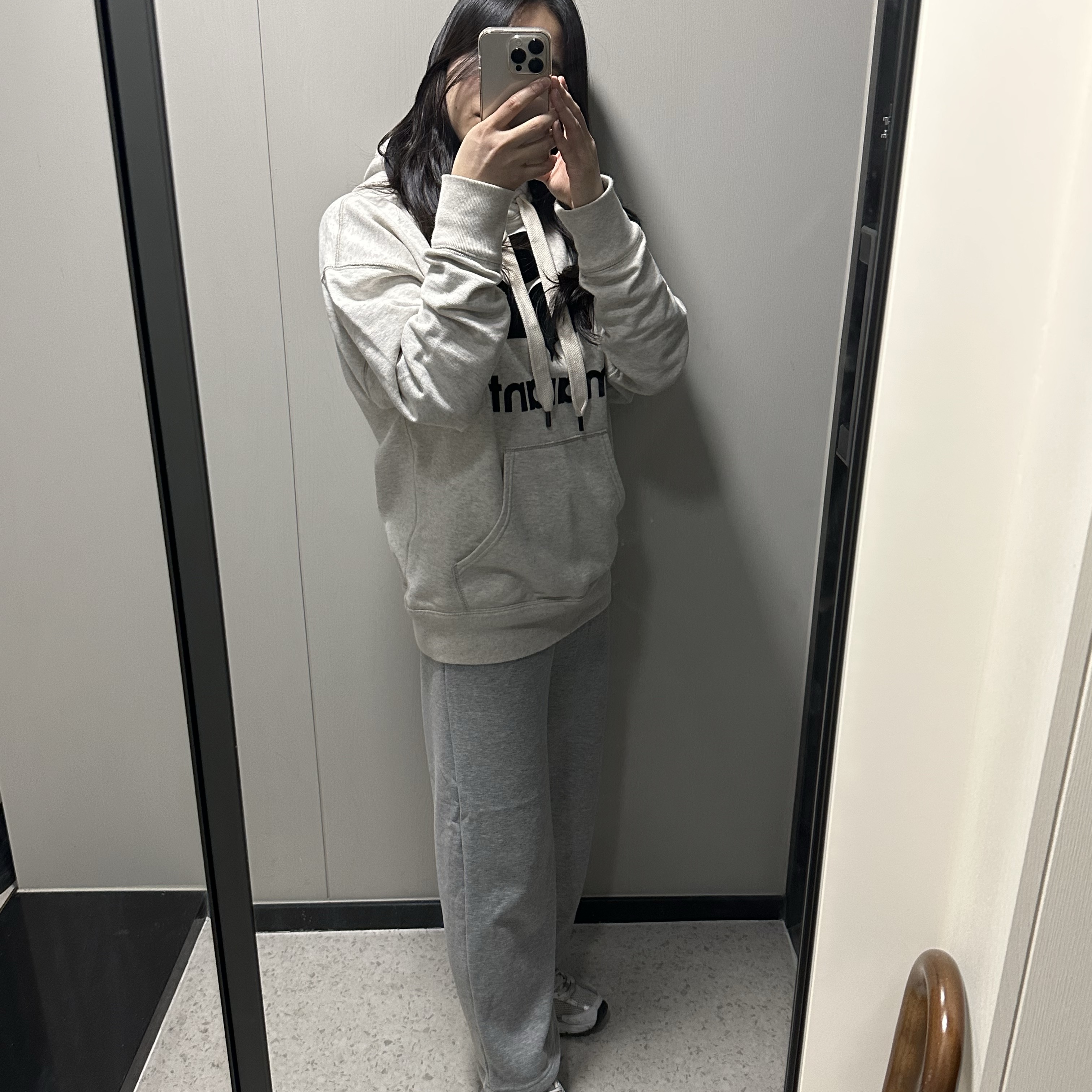 (W) Isabel Marant Mansel Oversized Hoodie Sweatshirt Ecru - 23SS 착용 스타일 - 2