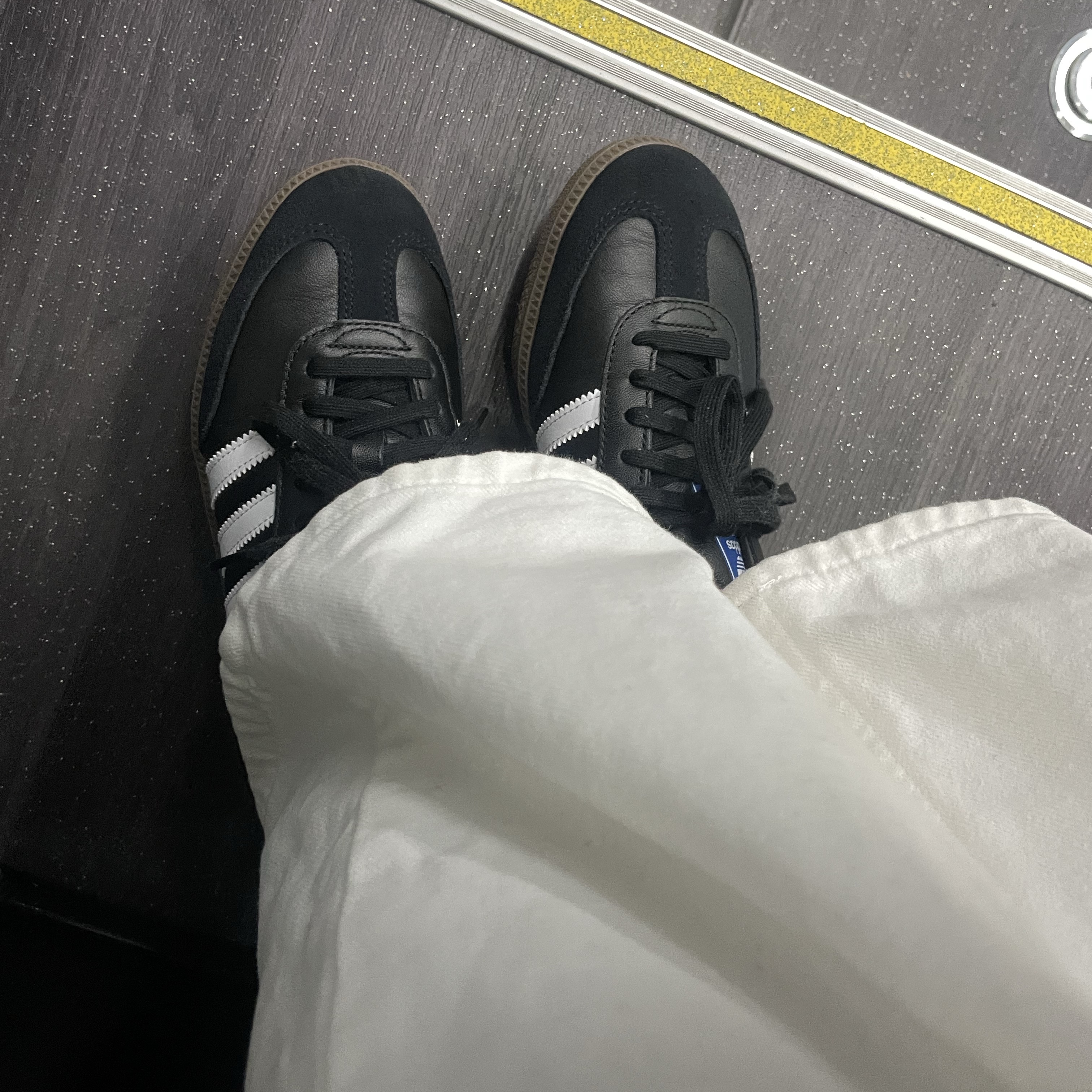 Adidas Samba OG Black White Gum 착용 스타일
