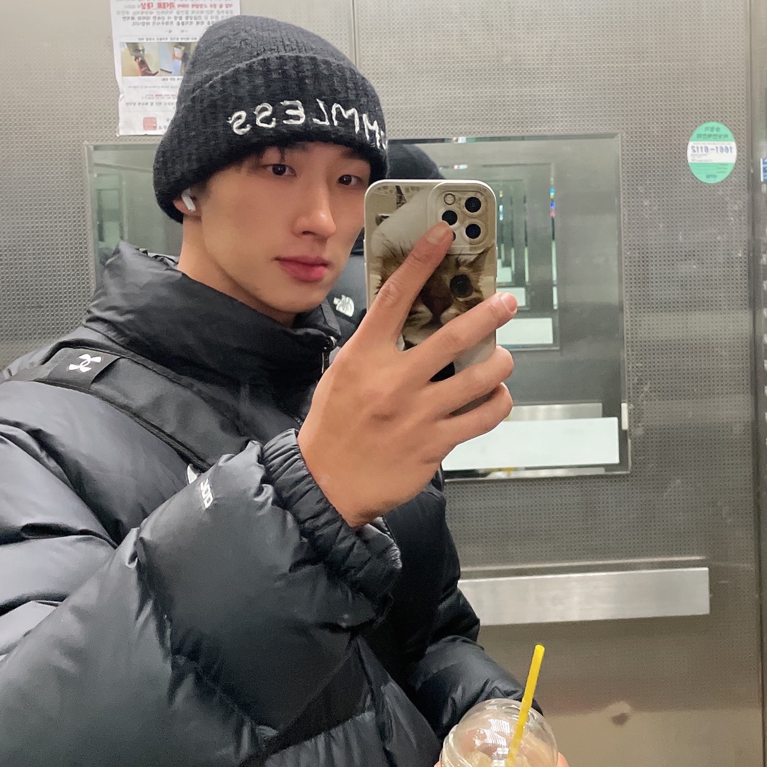 Hommless Hand Stitch Beanie Black, The North Face 1996 Eco Nuptse Jacket Black 착용 스타일 - 1