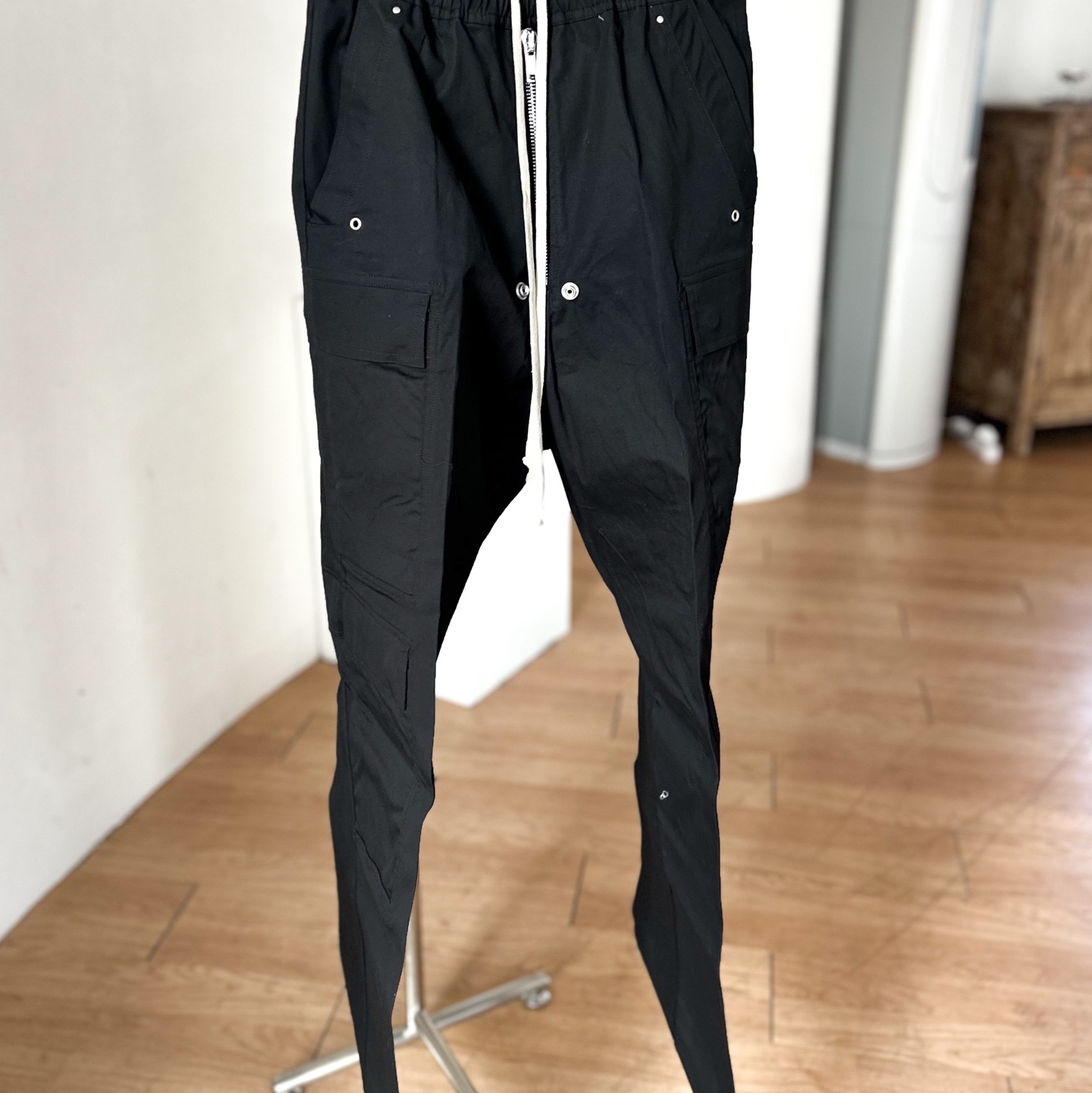 Rick Owens Hollywood Cargobelas Black 착용 스타일 - 1