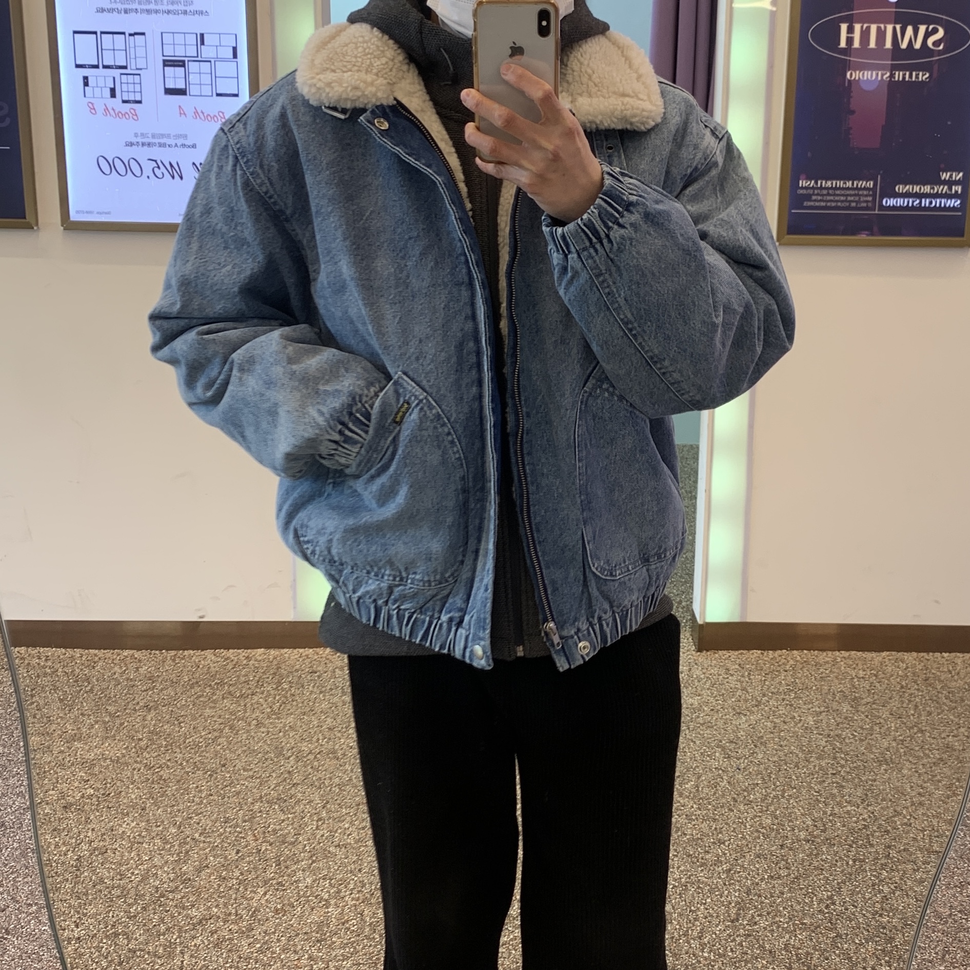 Supreme Faux Shearling Lined Bomber Jacket Denim - 24FW, Supreme Pigment S Logo 6-Panel Black - 24FW 착용 스타일 - 2