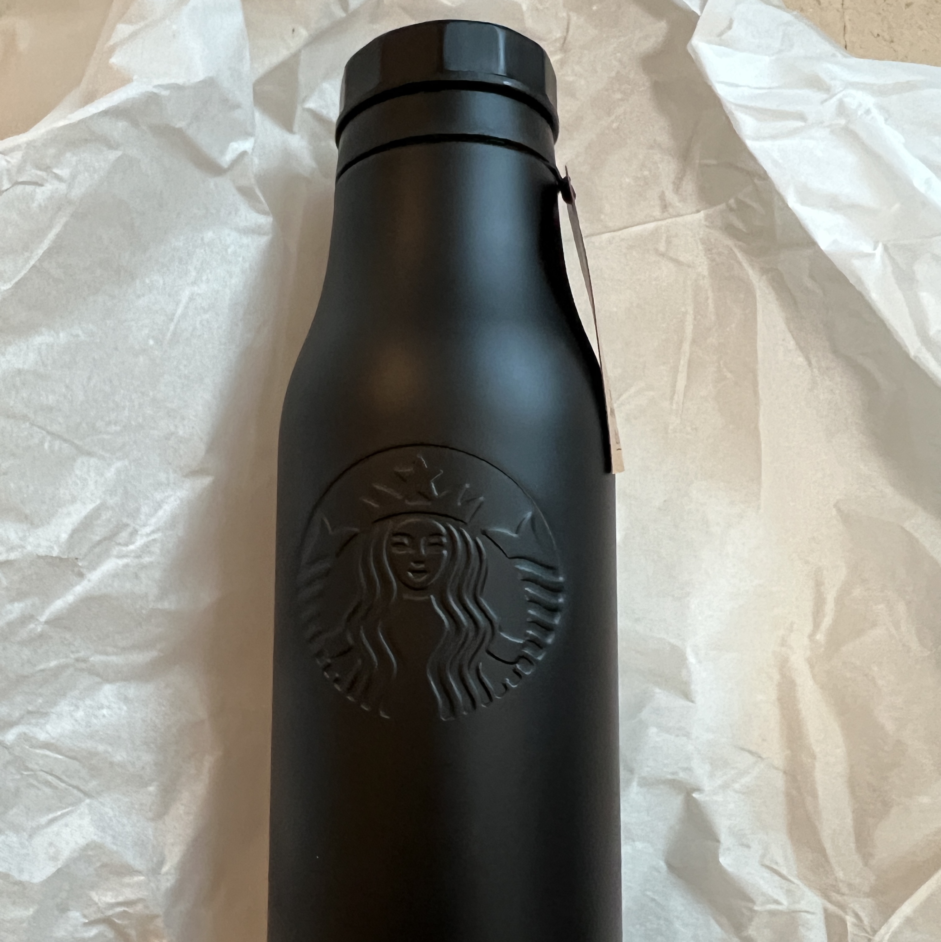 Starbucks x Fragment Stainless Steel Logo Bottle Matte Black 473ml 착용 스타일