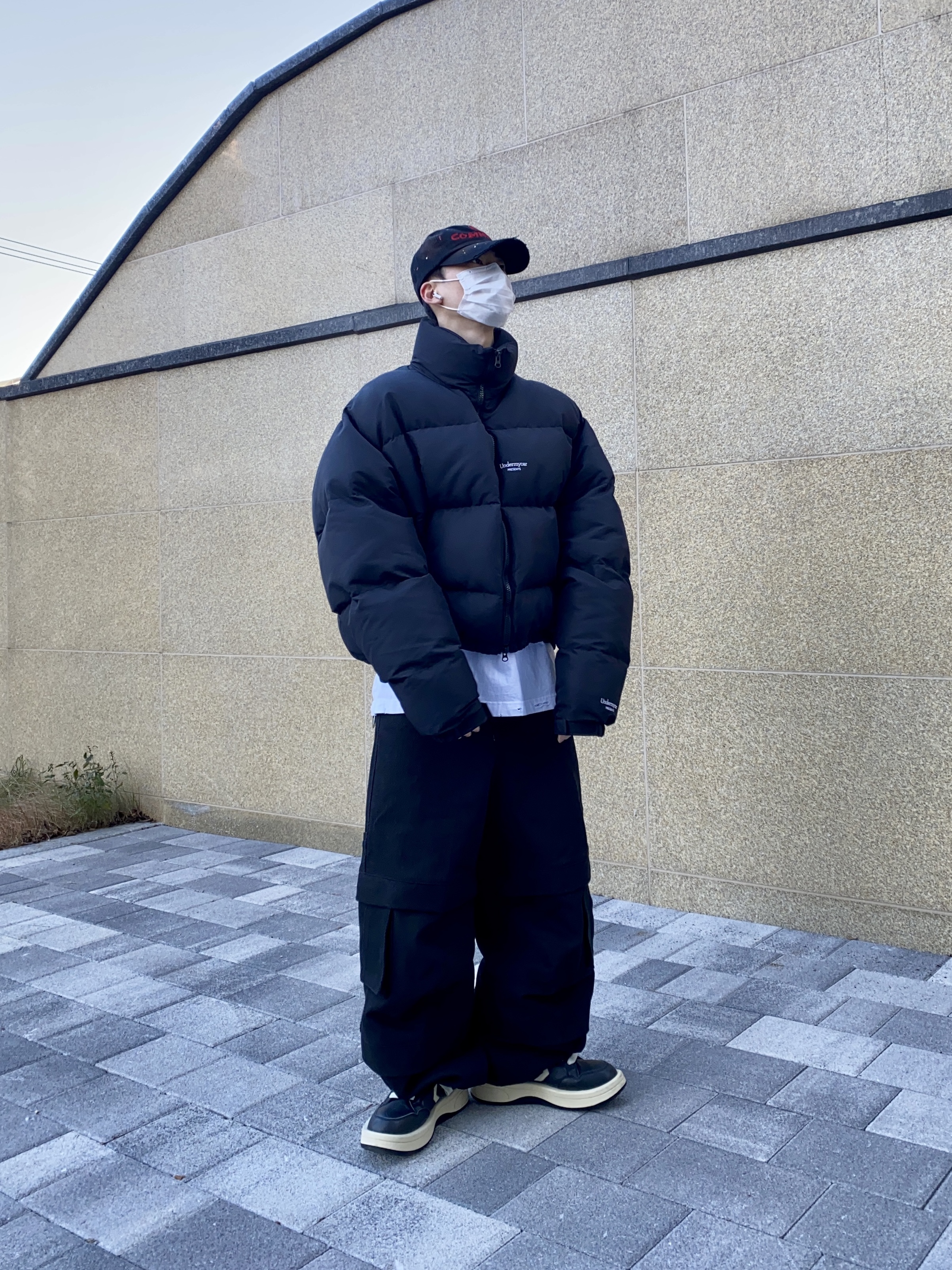 Undermycar Mu.15 Anti Fxxking Logo Play Triple Logo Crop Padding Jacket Black, Converse x Drkshdw Turbowpn Black Cream 착용 스타일 - 4