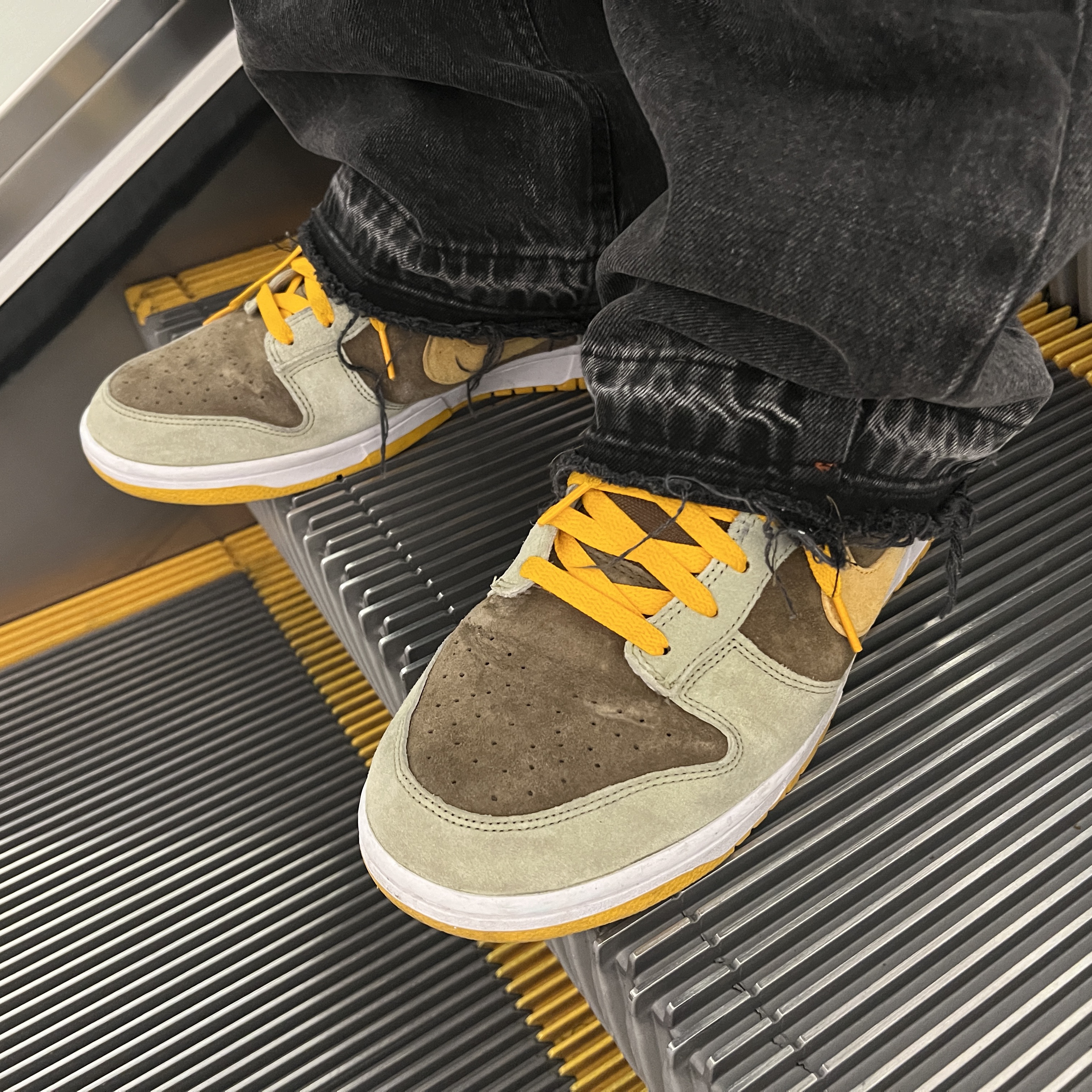 Nike Dunk Low SE Dusty Olive 착용 스타일