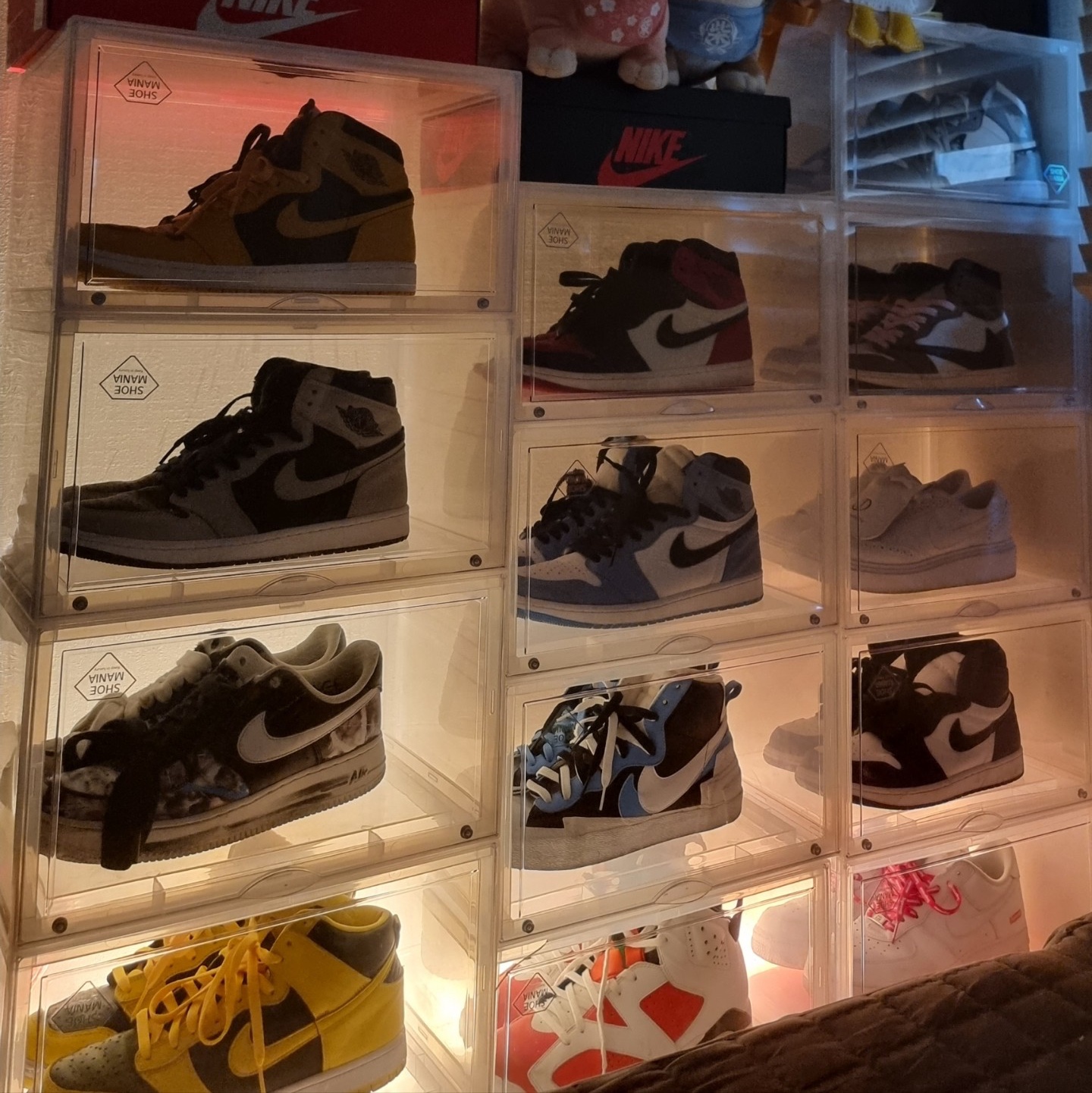 Jordan 1 x Dior High OG, Jordan 1 x Travis Scott Retro High OG SP Mocha 착용 스타일